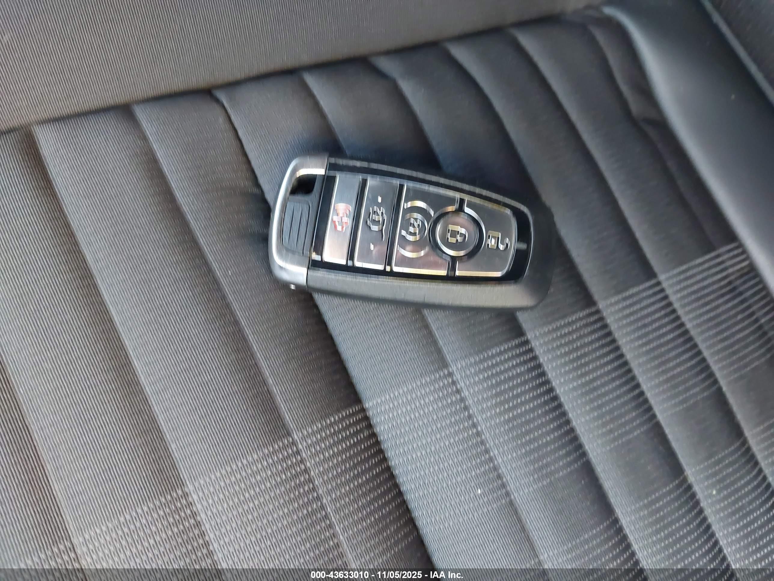 FORD EXPLORER image 11