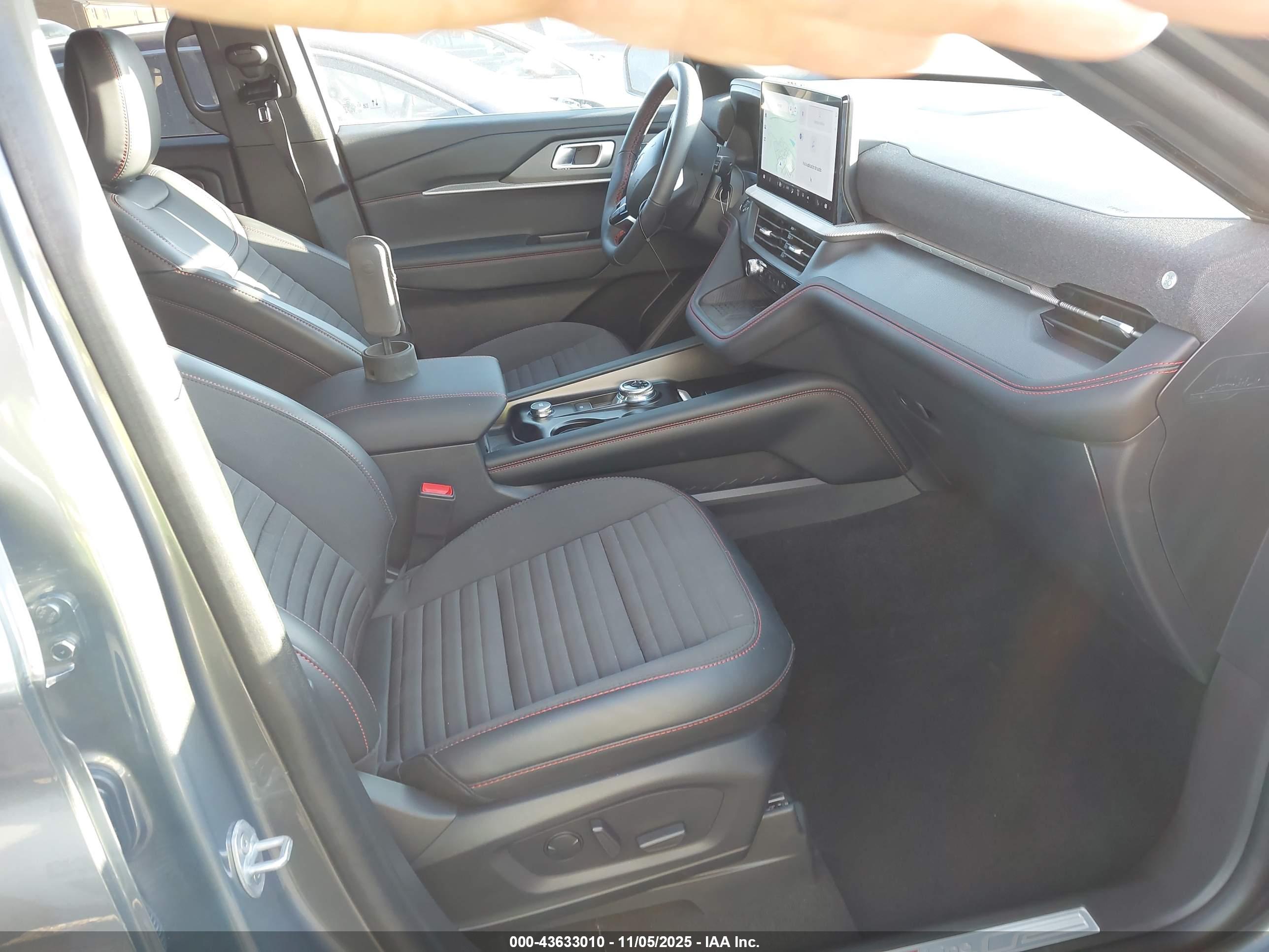 FORD EXPLORER image 5