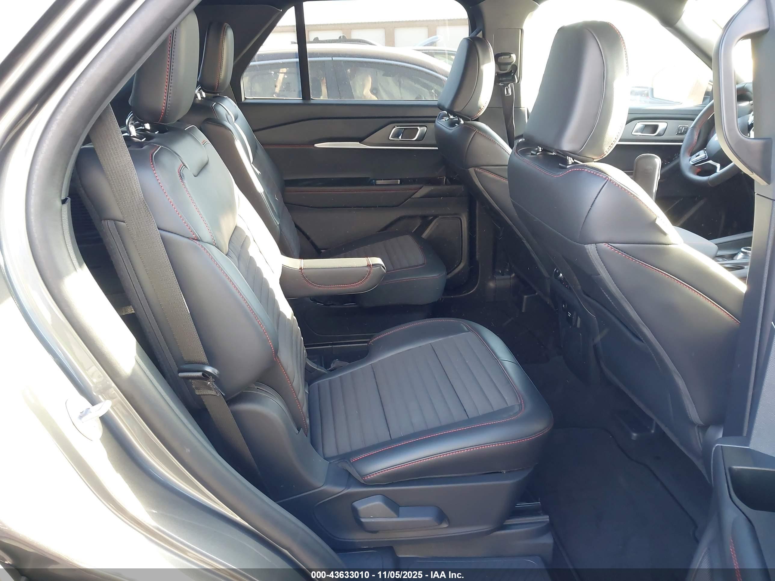 FORD EXPLORER image 8