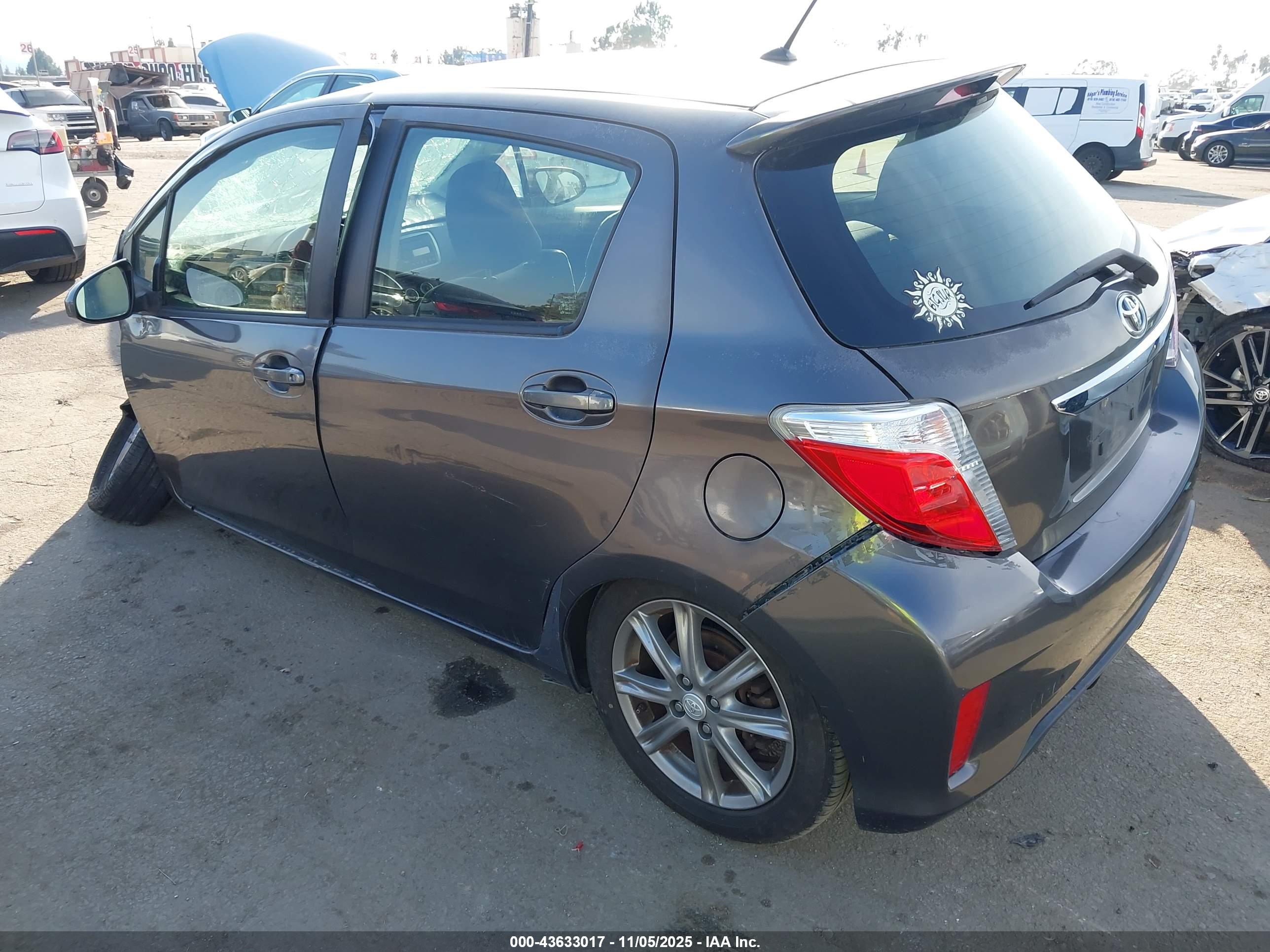 TOYOTA YARIS image 3