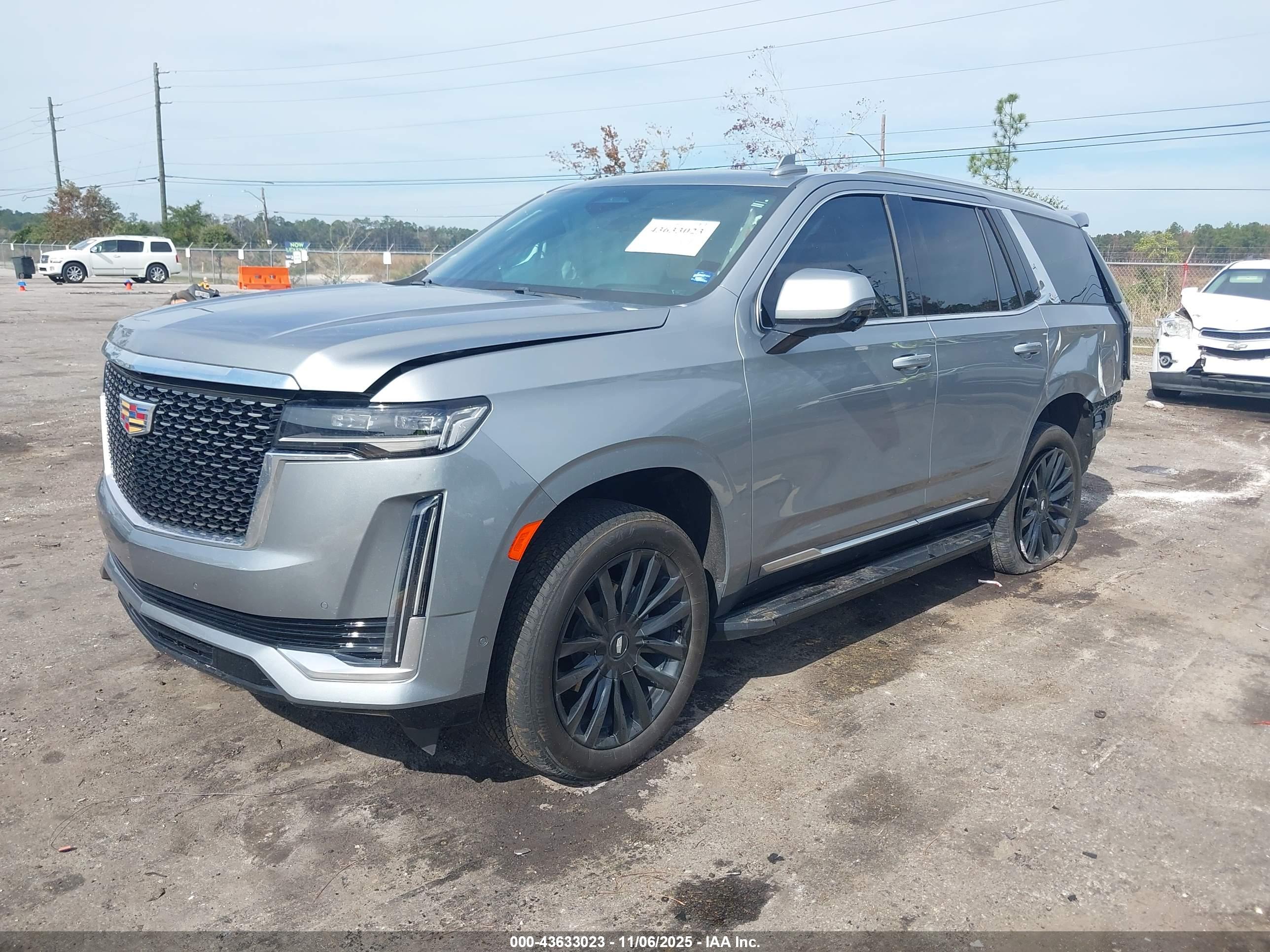 CADILLAC ESCALADE image 2