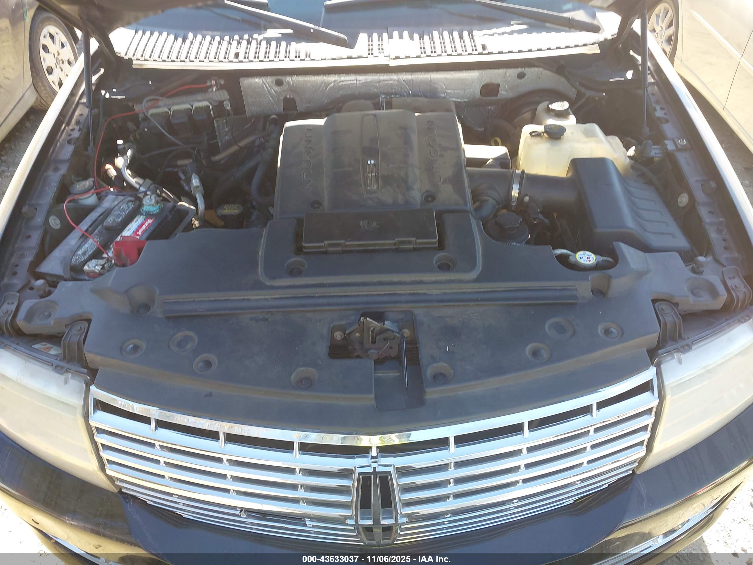 LINCOLN NAVIGATOR image 10
