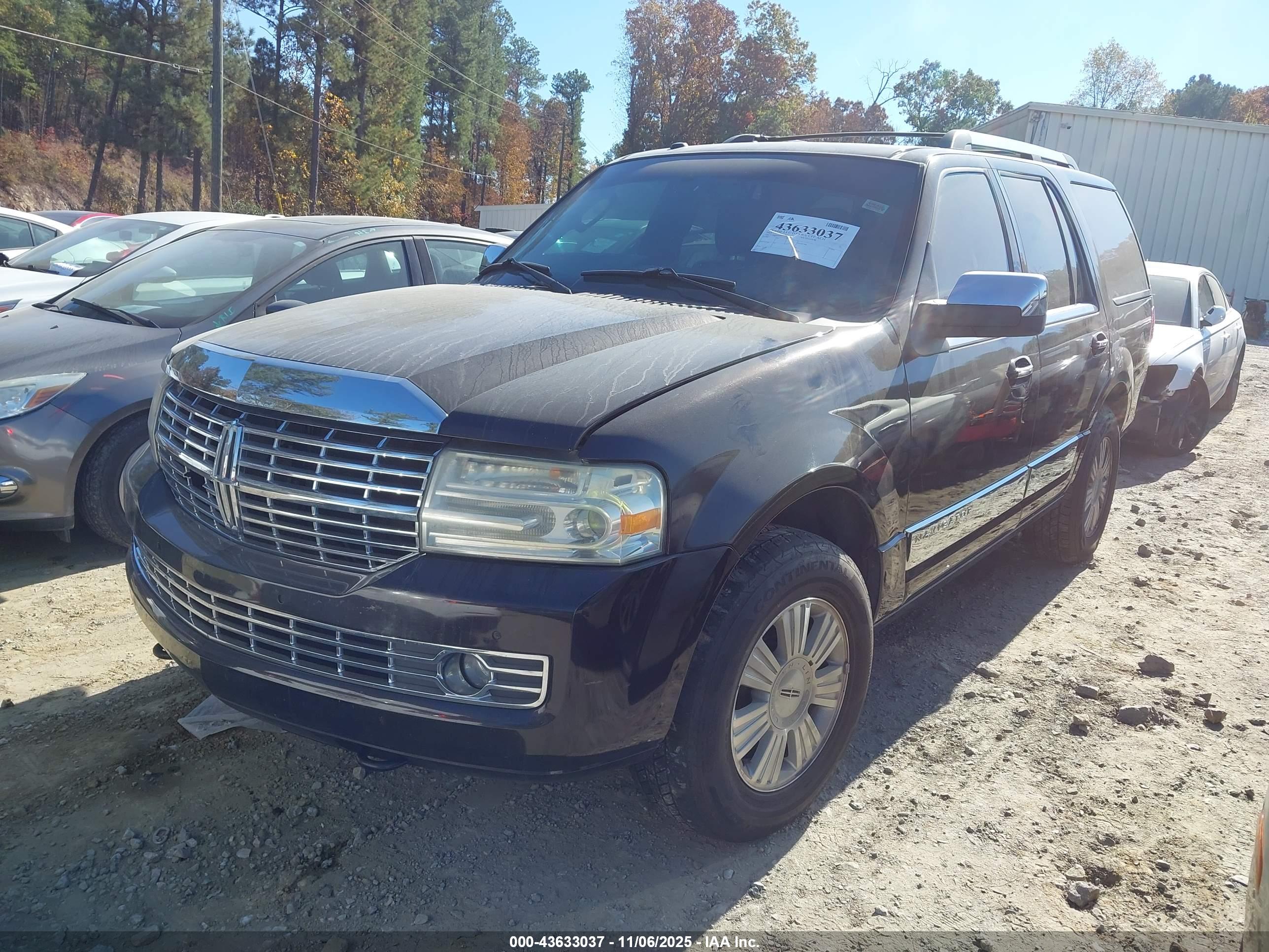 LINCOLN NAVIGATOR image 2