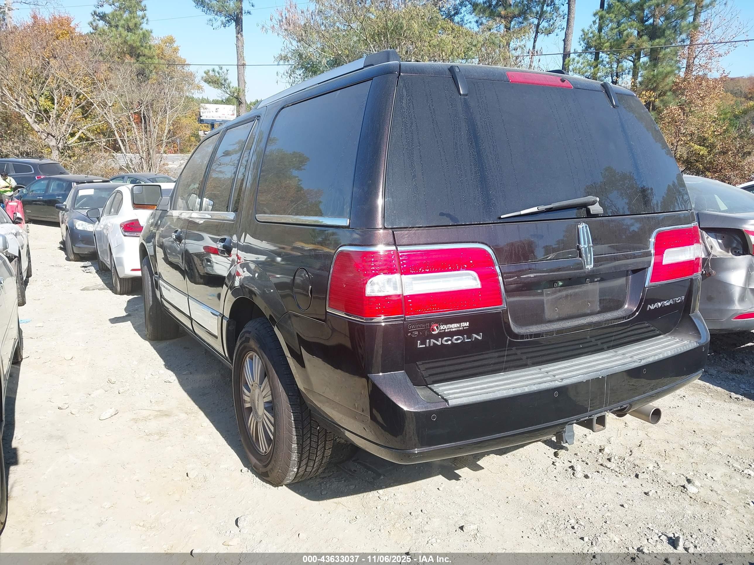 LINCOLN NAVIGATOR image 3