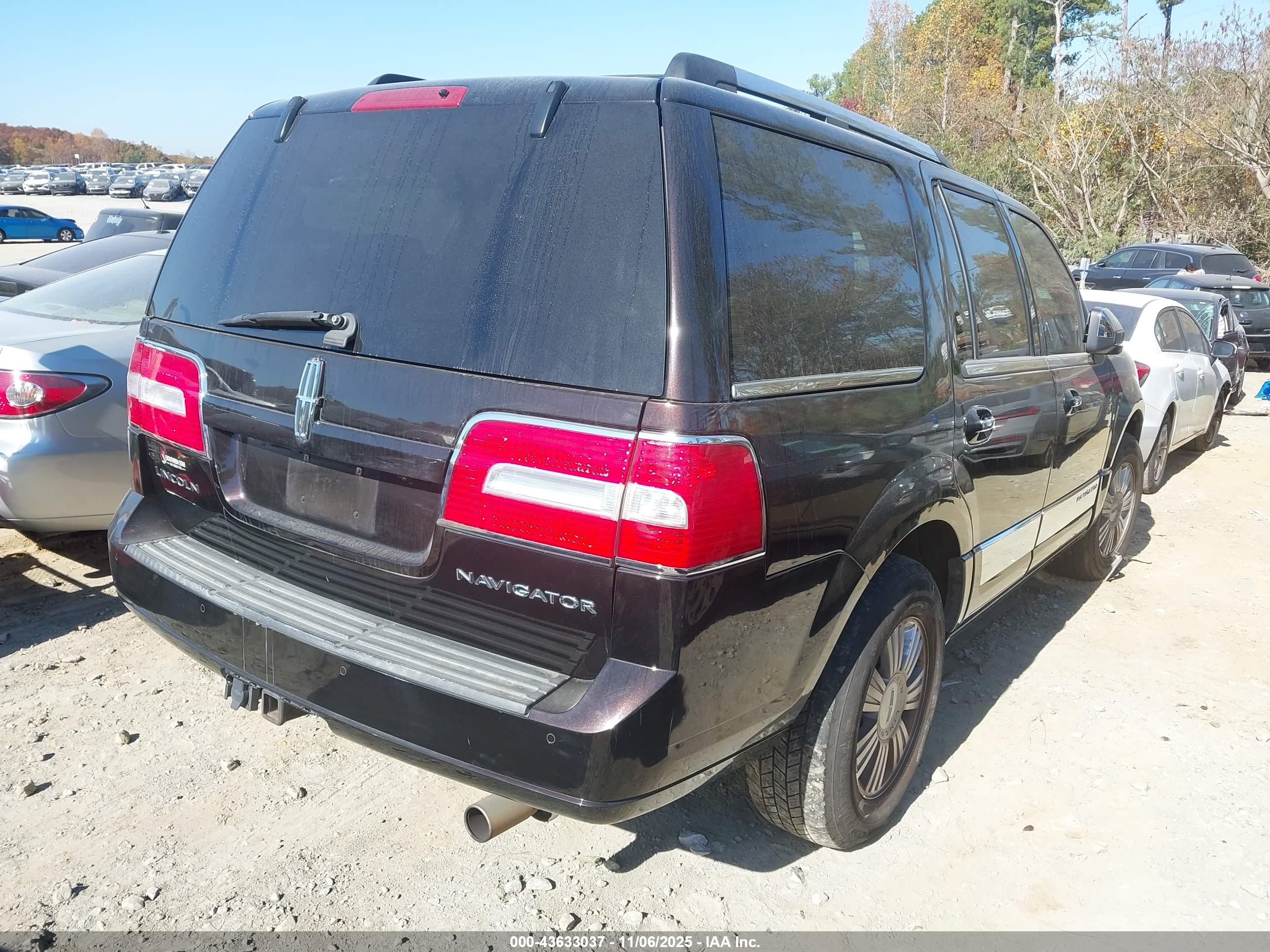 LINCOLN NAVIGATOR image 4