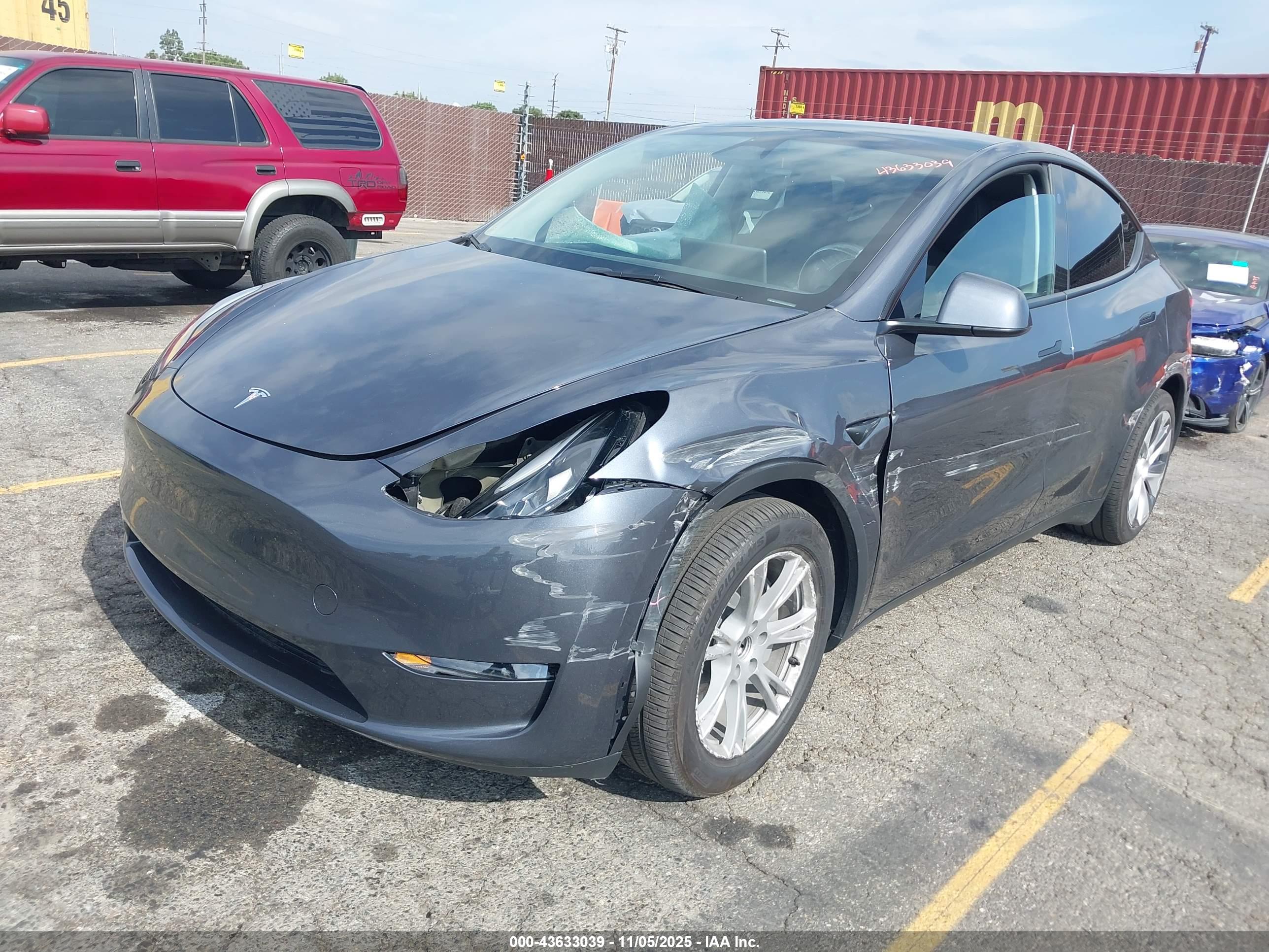 TESLA MODEL image 2
