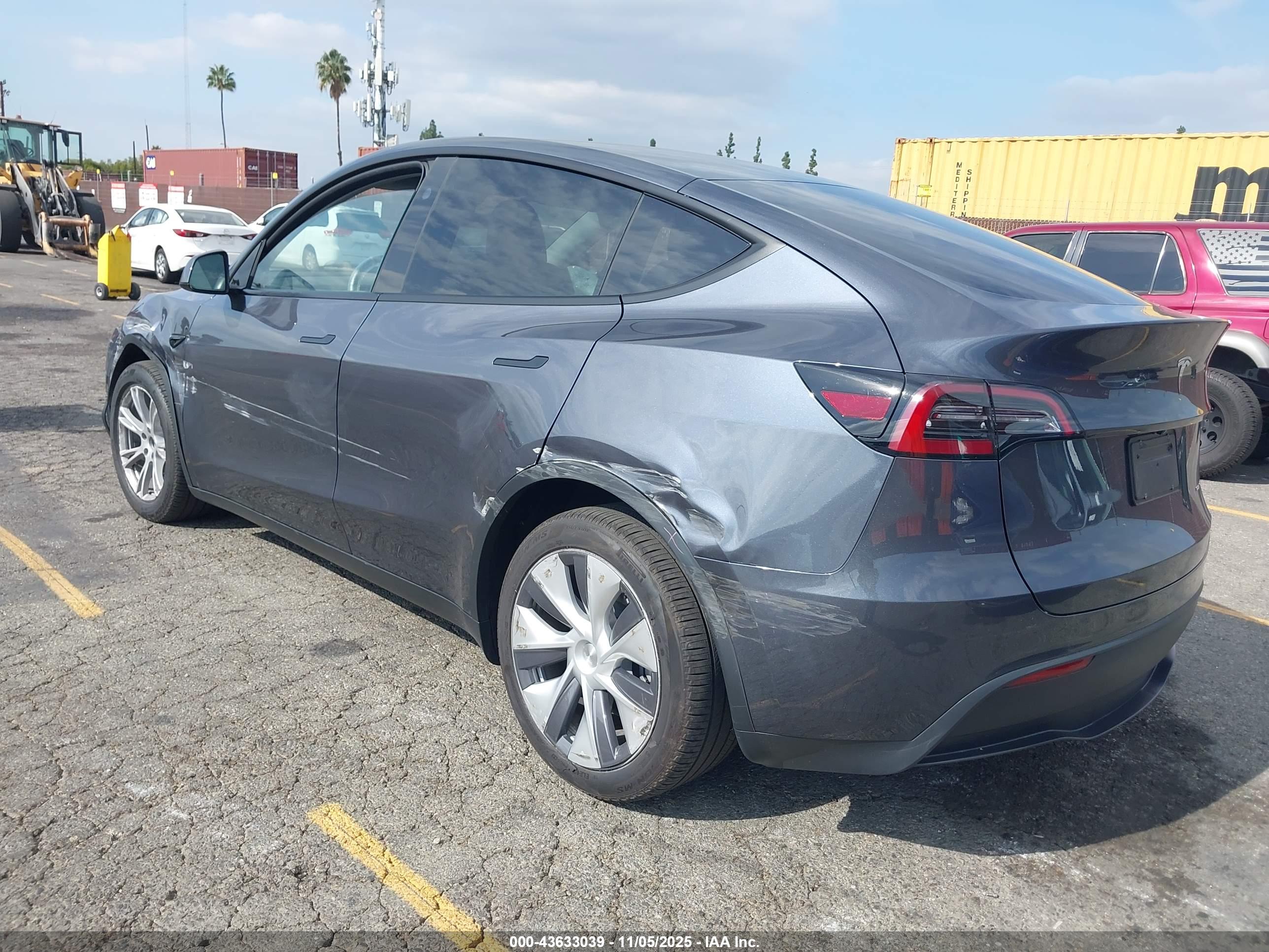 TESLA MODEL image 3