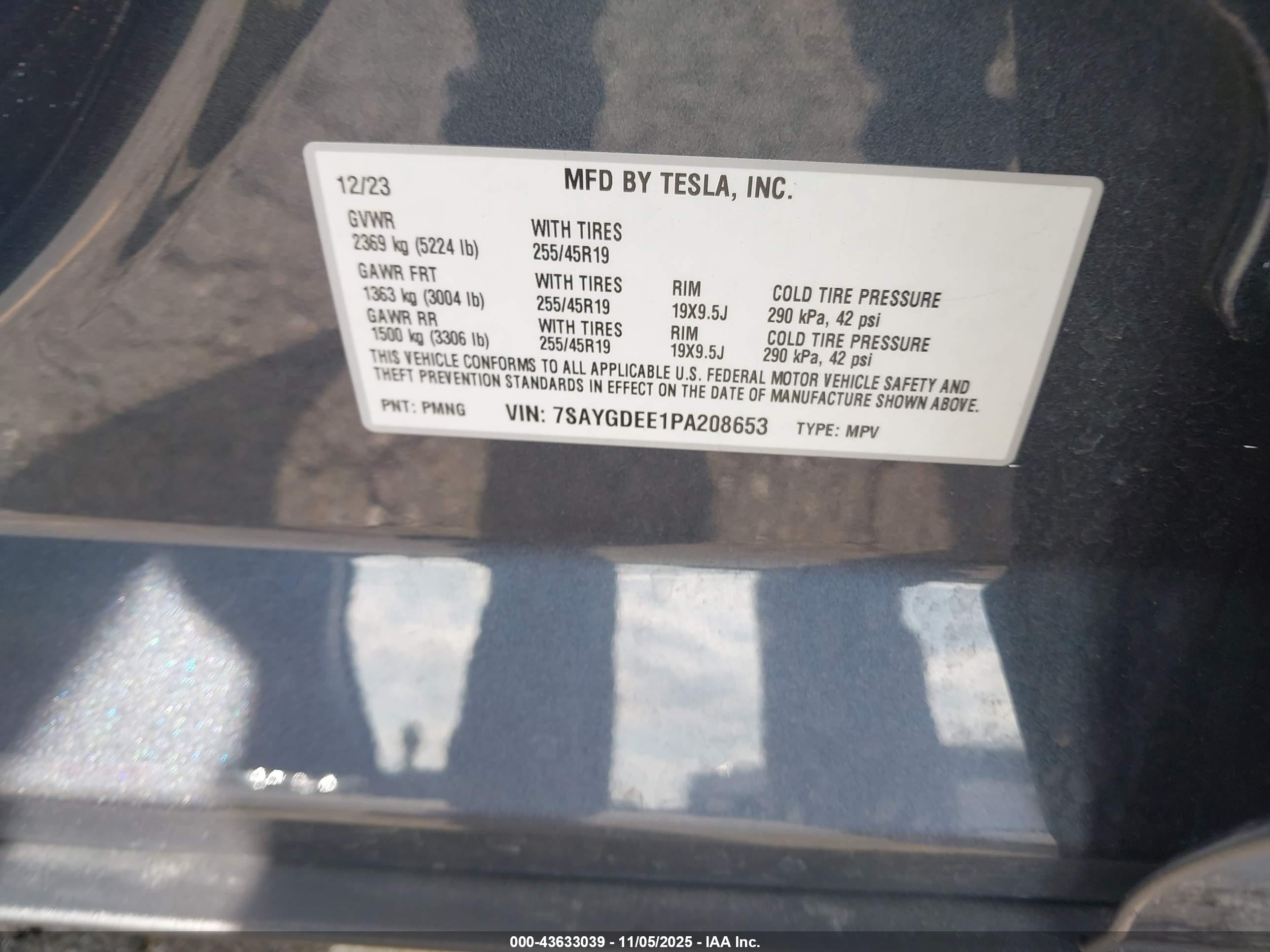 TESLA MODEL image 9