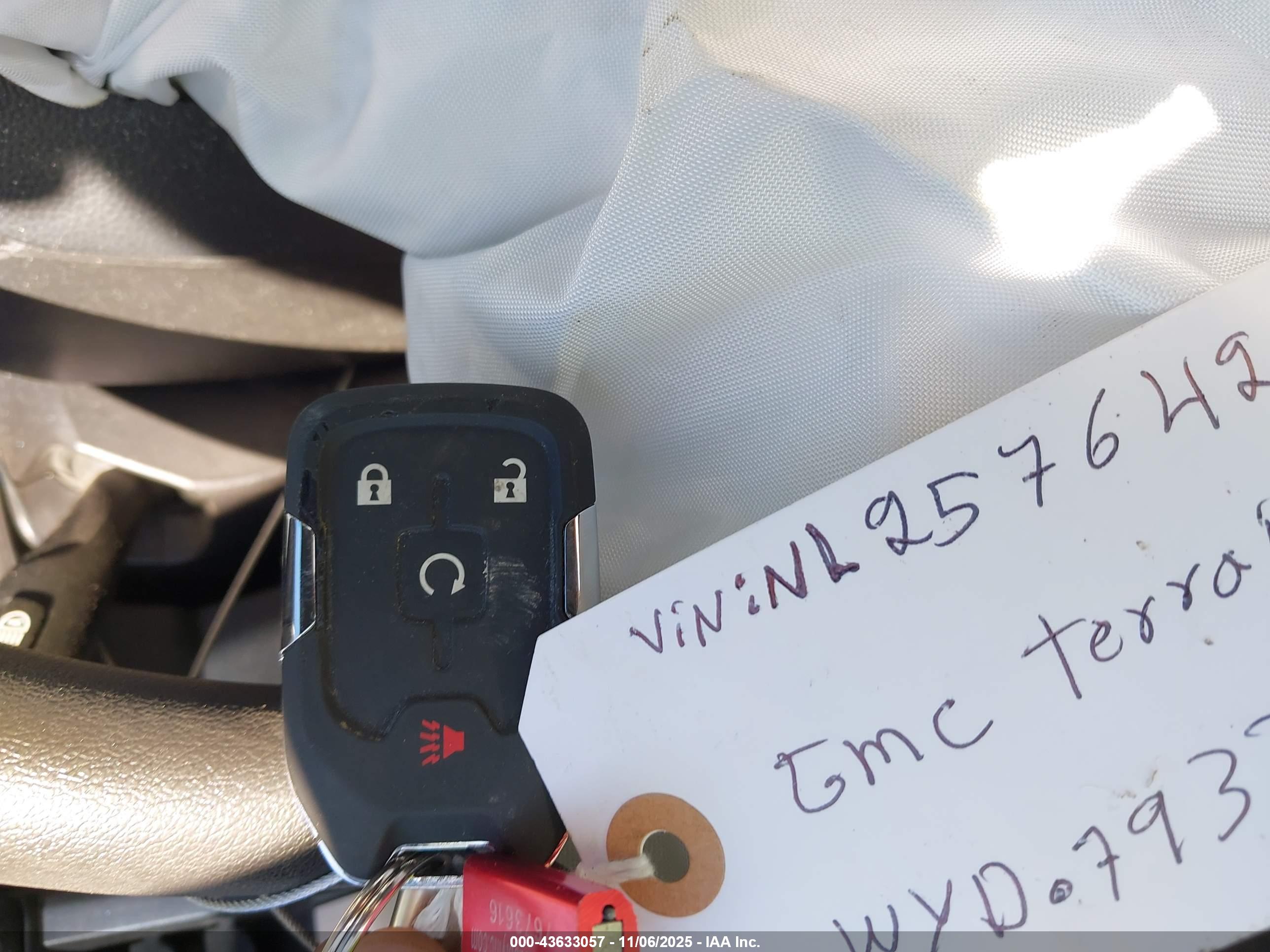 GMC TERRAIN image 11