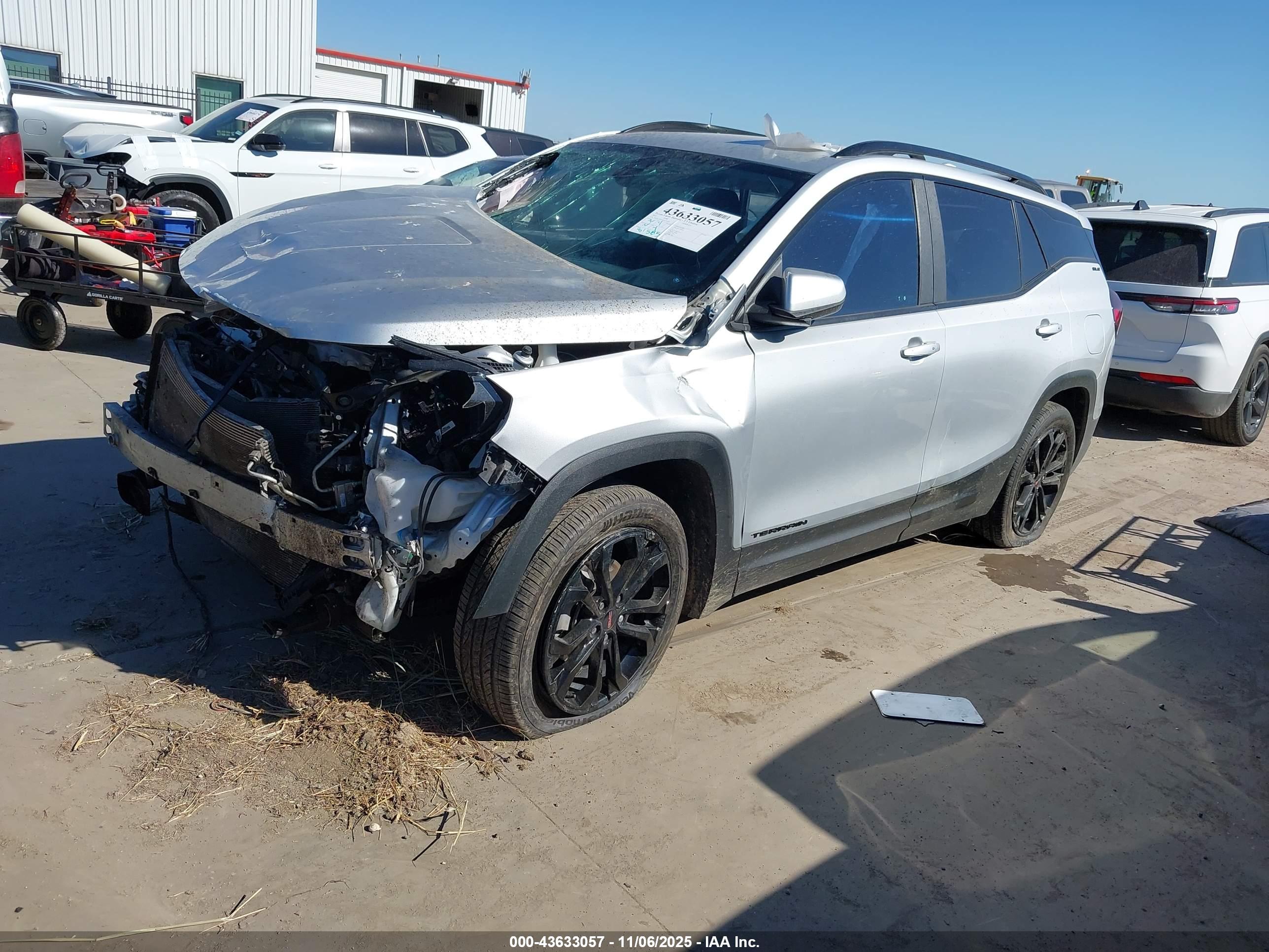 GMC TERRAIN image 2
