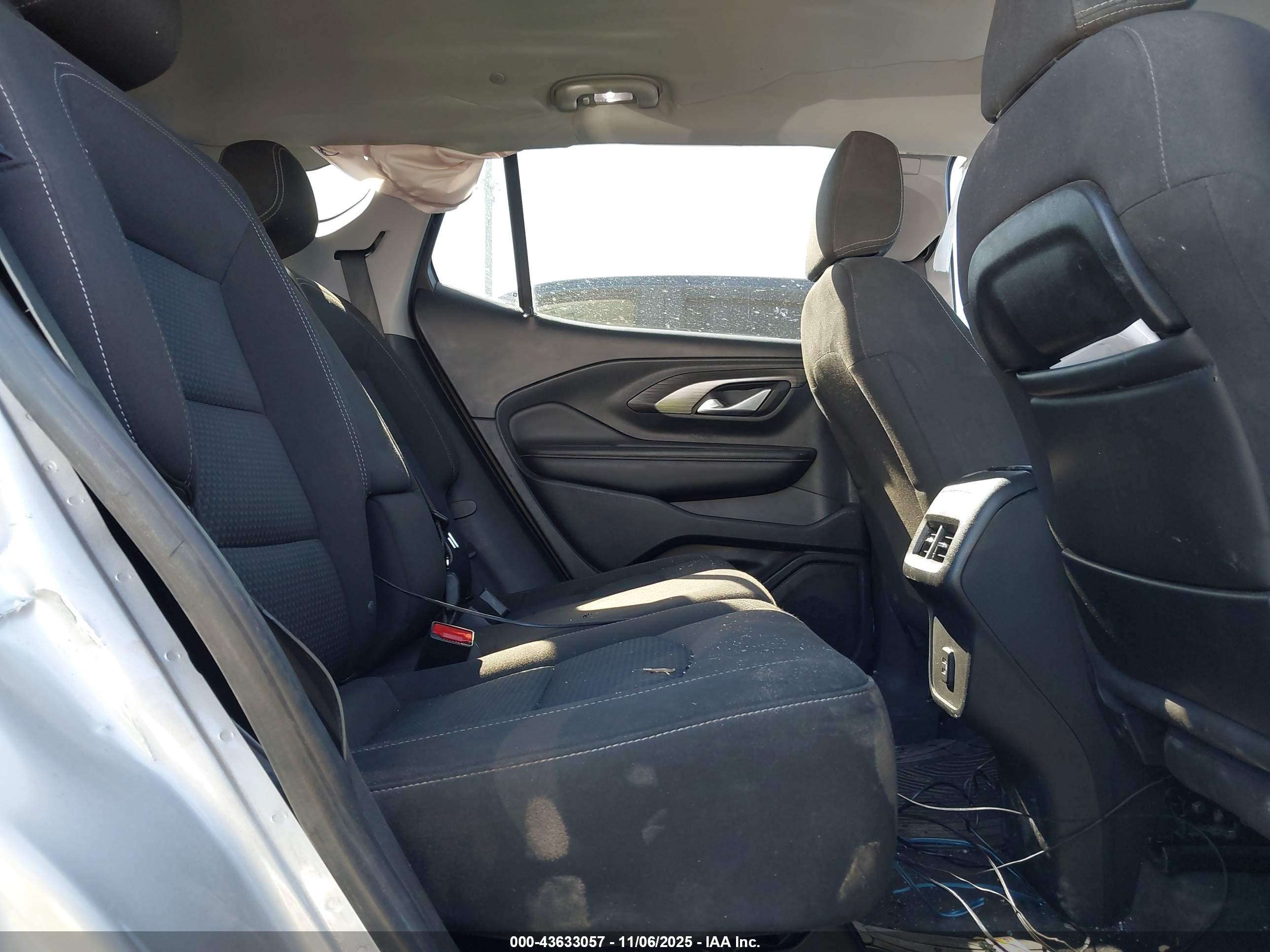 GMC TERRAIN image 8