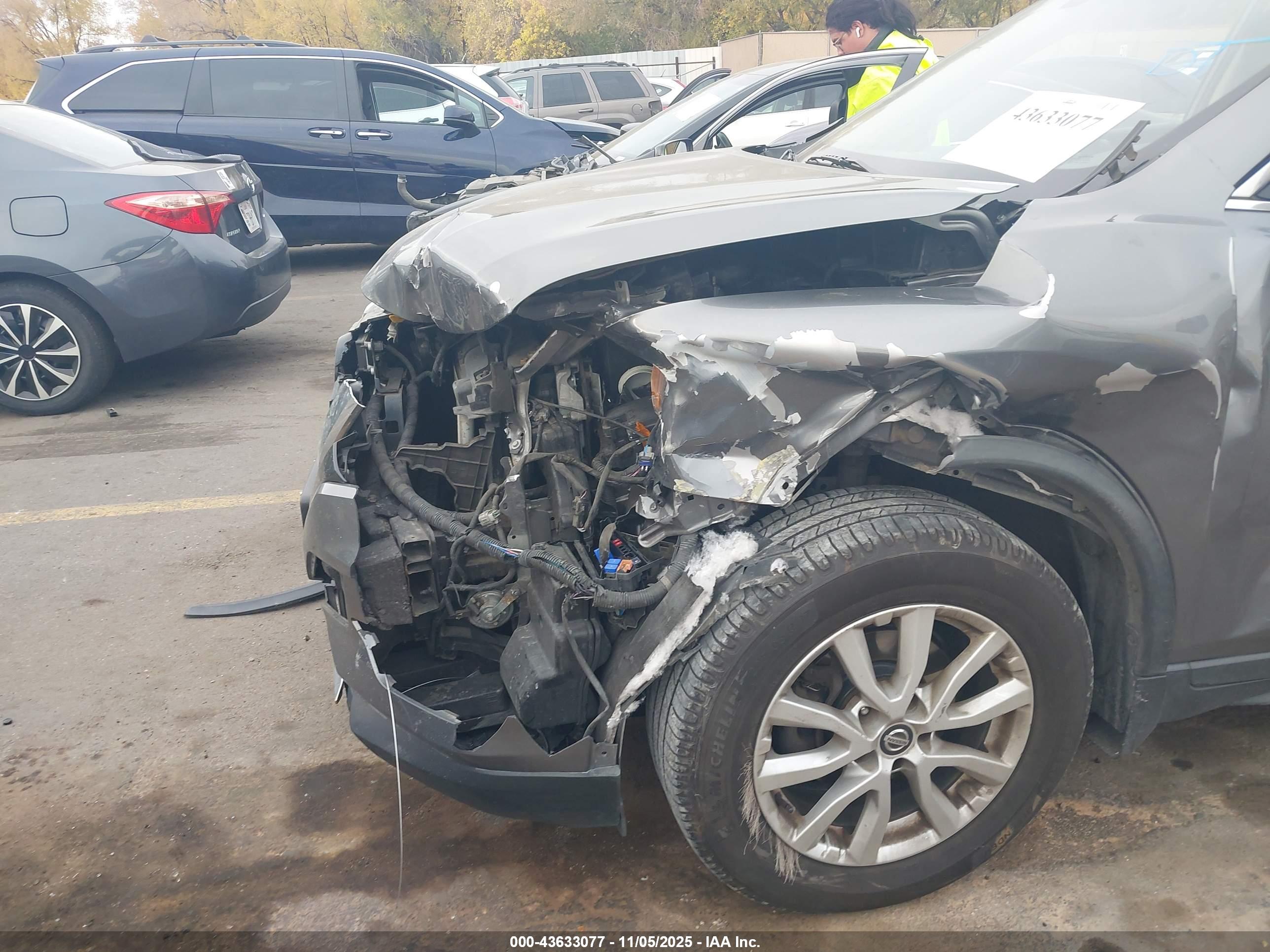 NISSAN ROGUE image 6