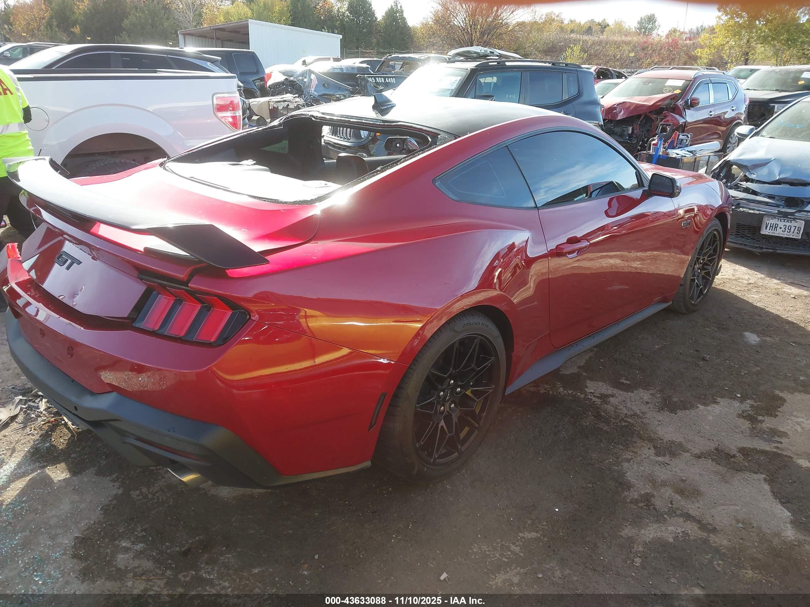 FORD MUSTANG image 4