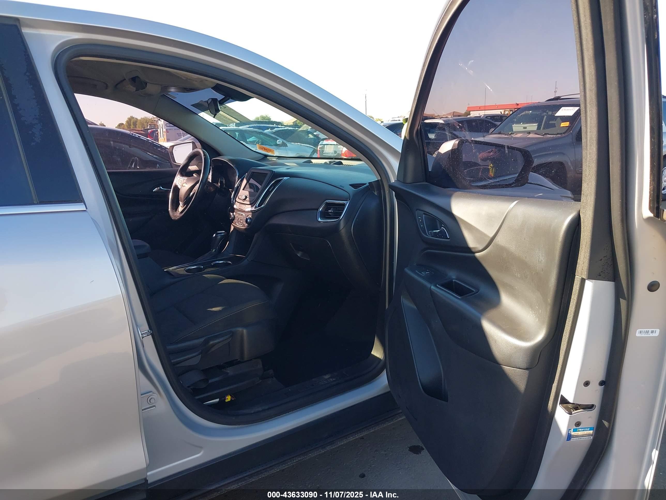 CHEVROLET EQUINOX image 5