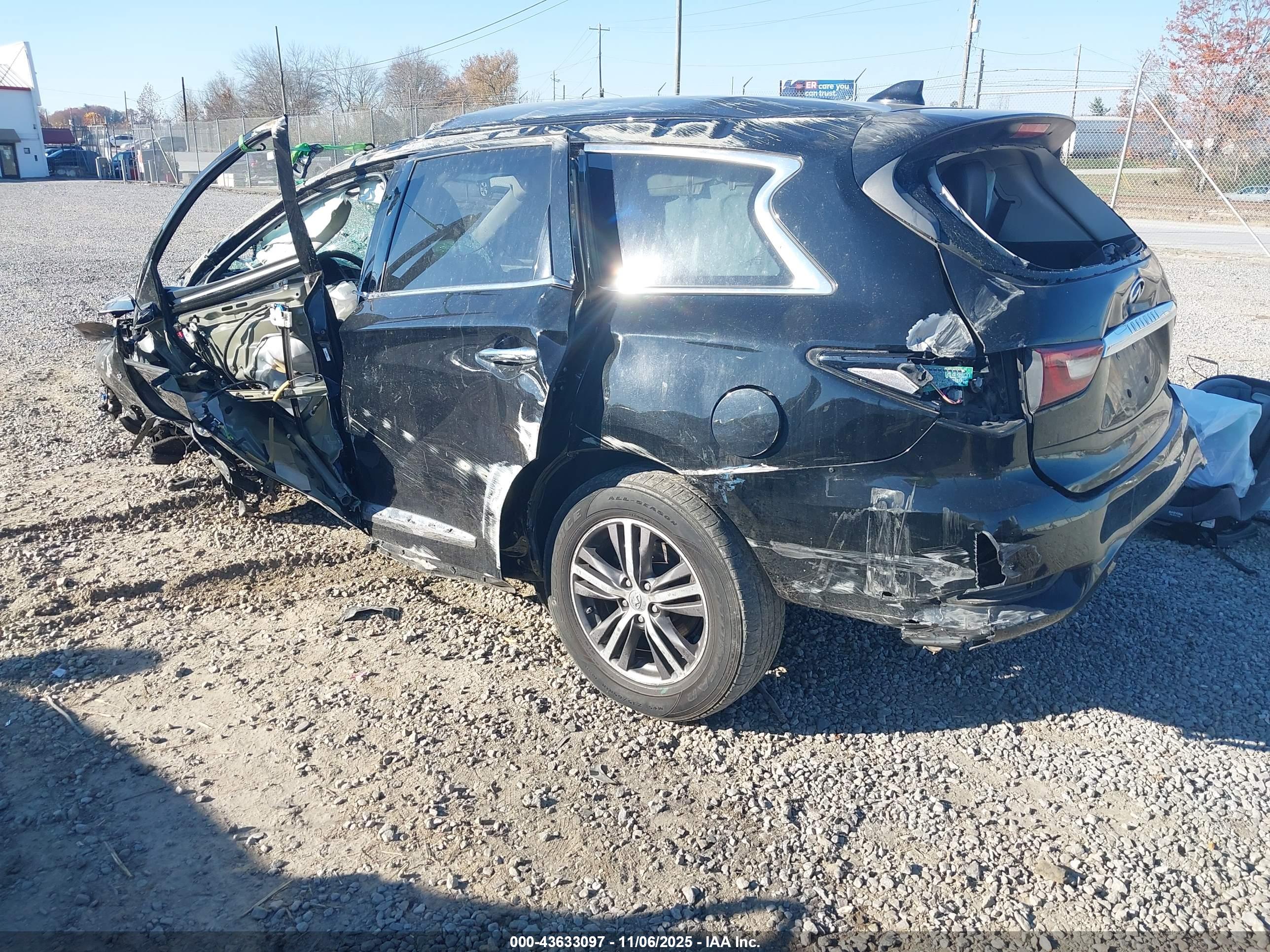 INFINITI QX60 image 3