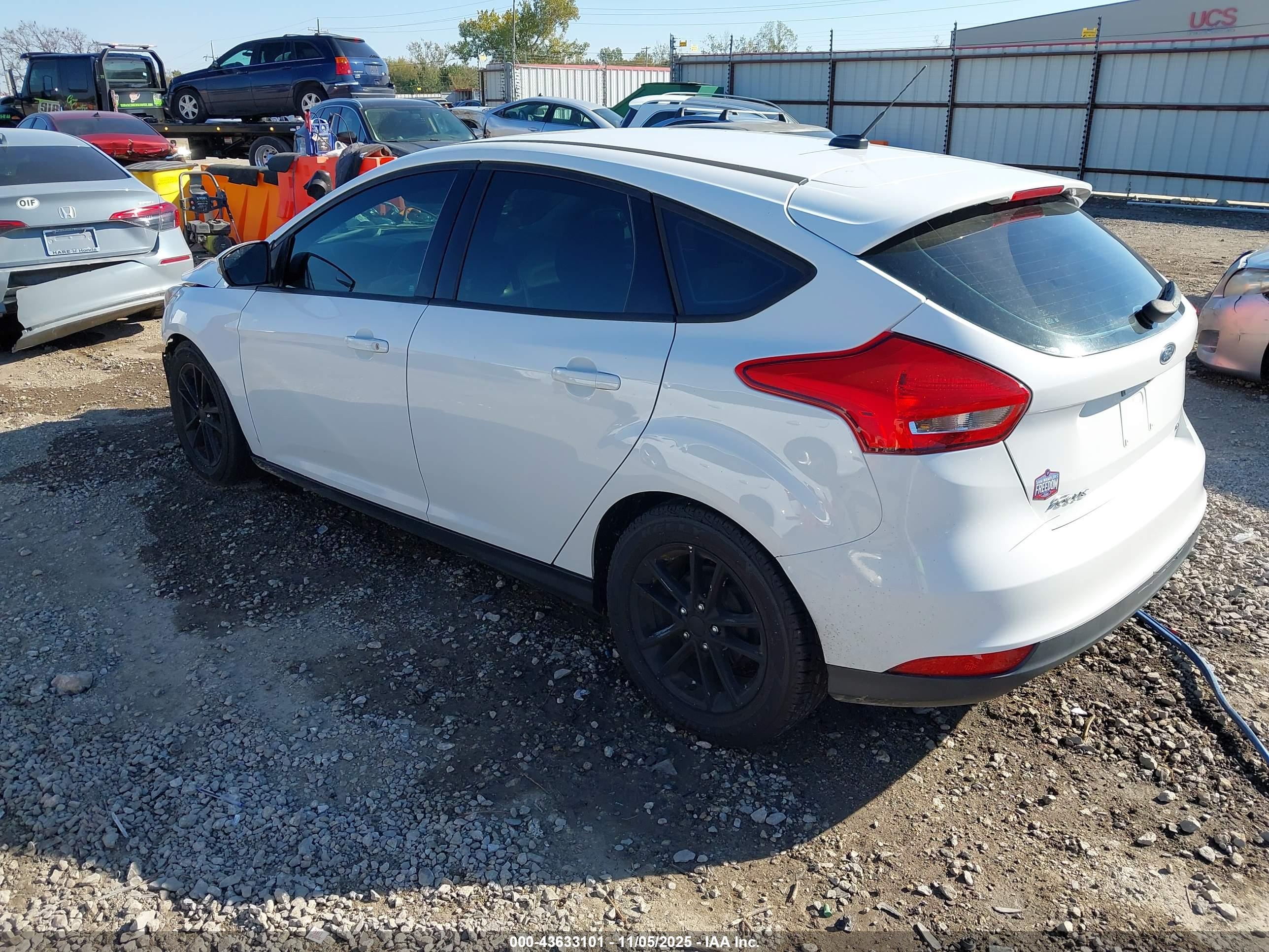 FORD FOCUS image 3
