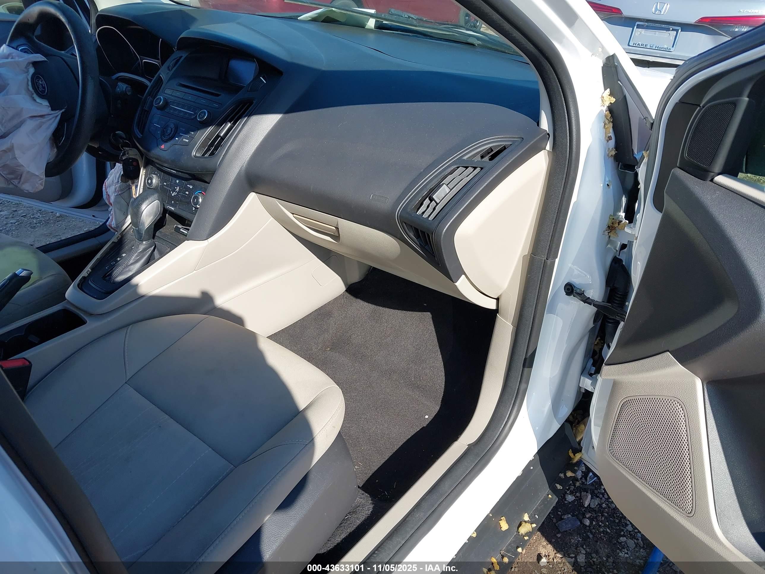 FORD FOCUS image 5