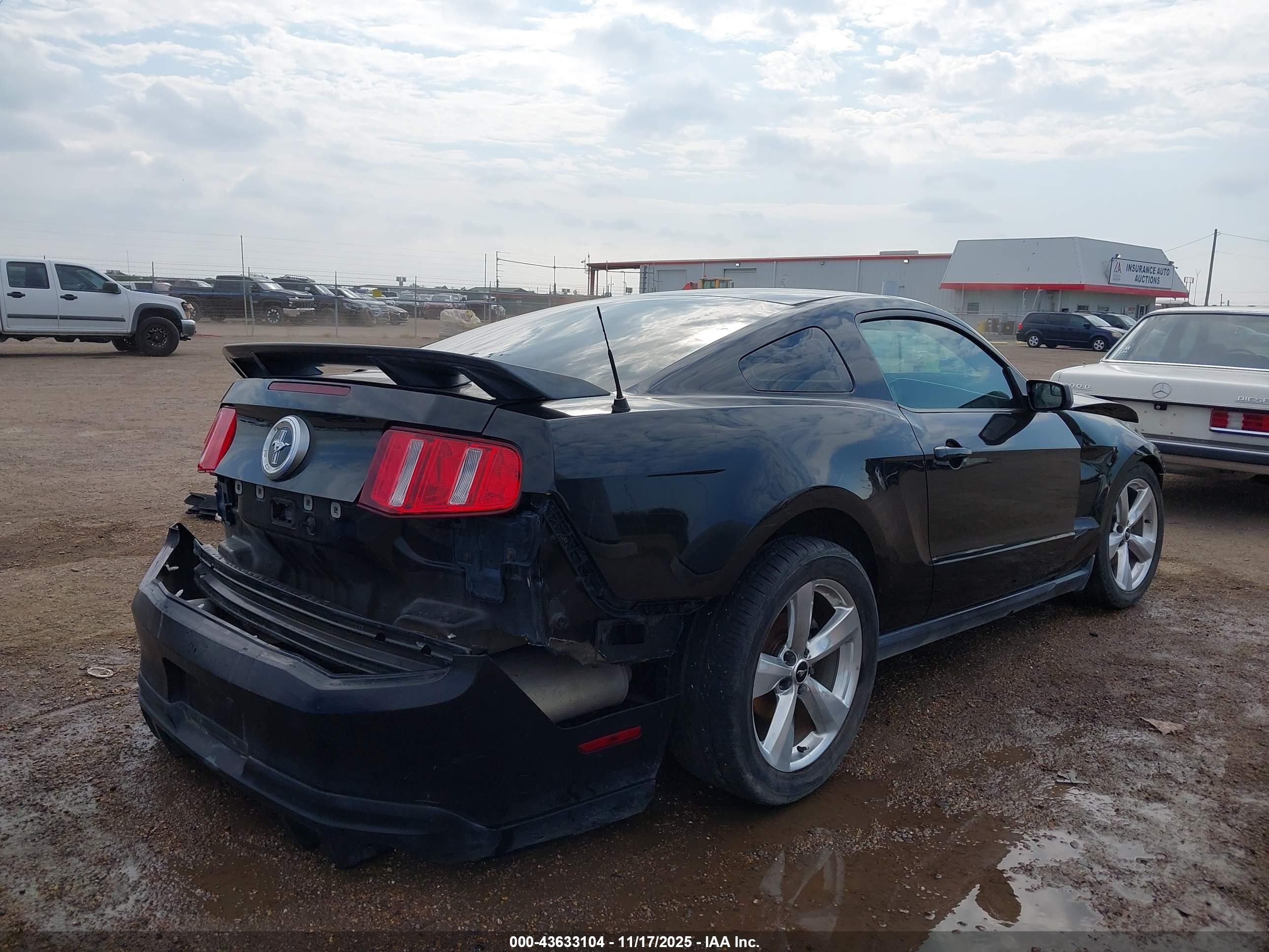FORD MUSTANG image 4