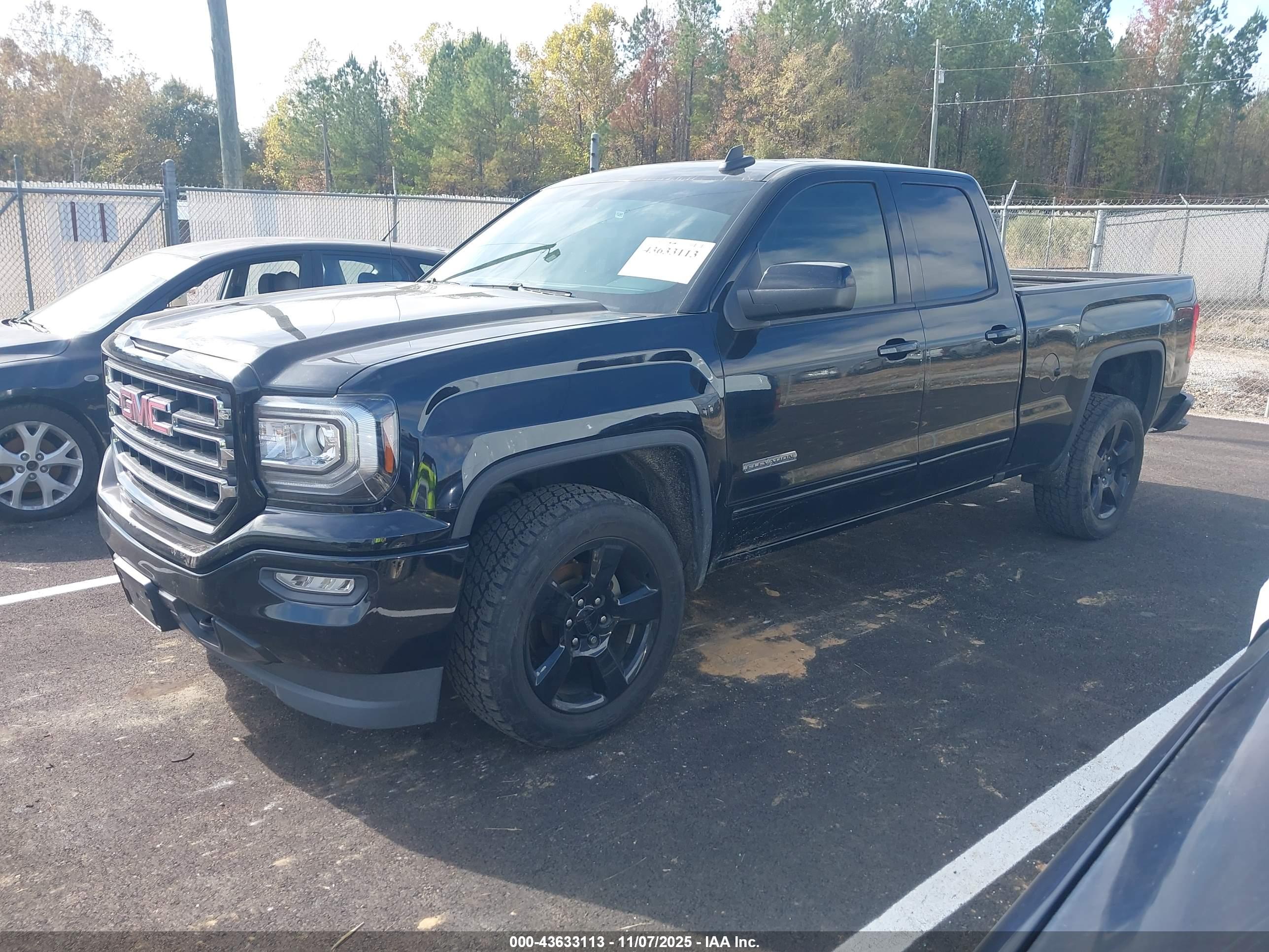 GMC SIERRA image 2