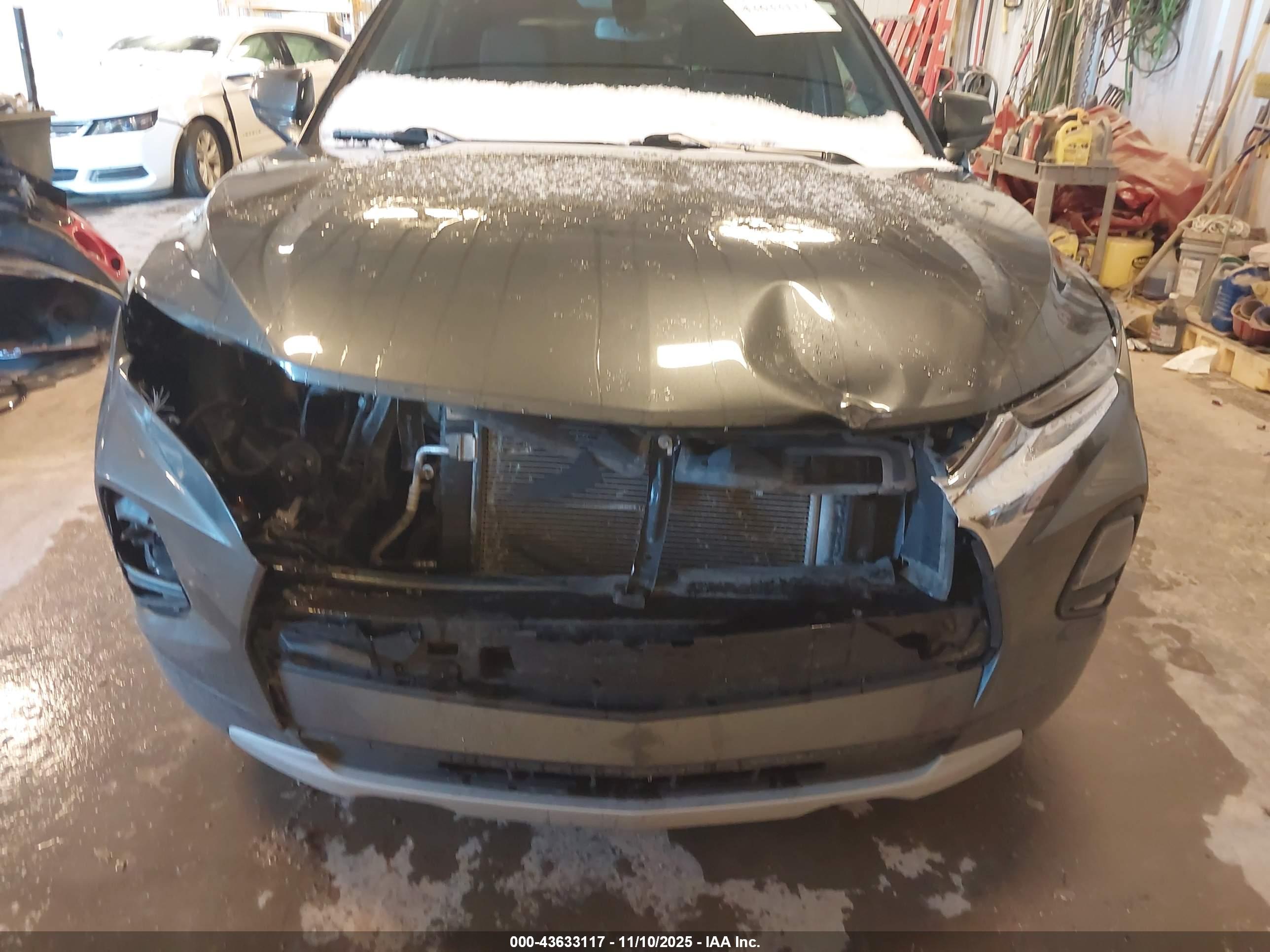 CHEVROLET BLAZER image 6