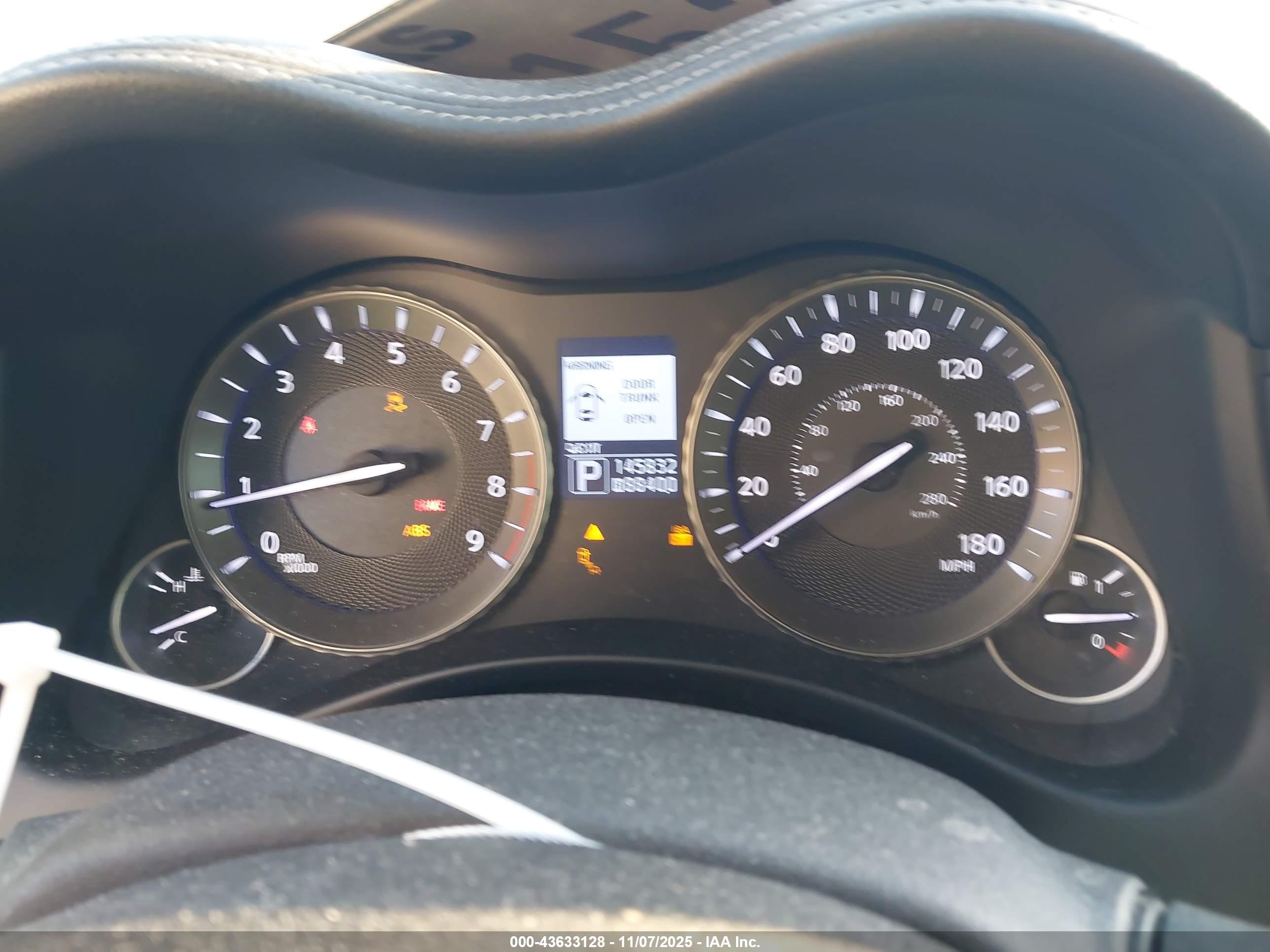INFINITI M37 image 7