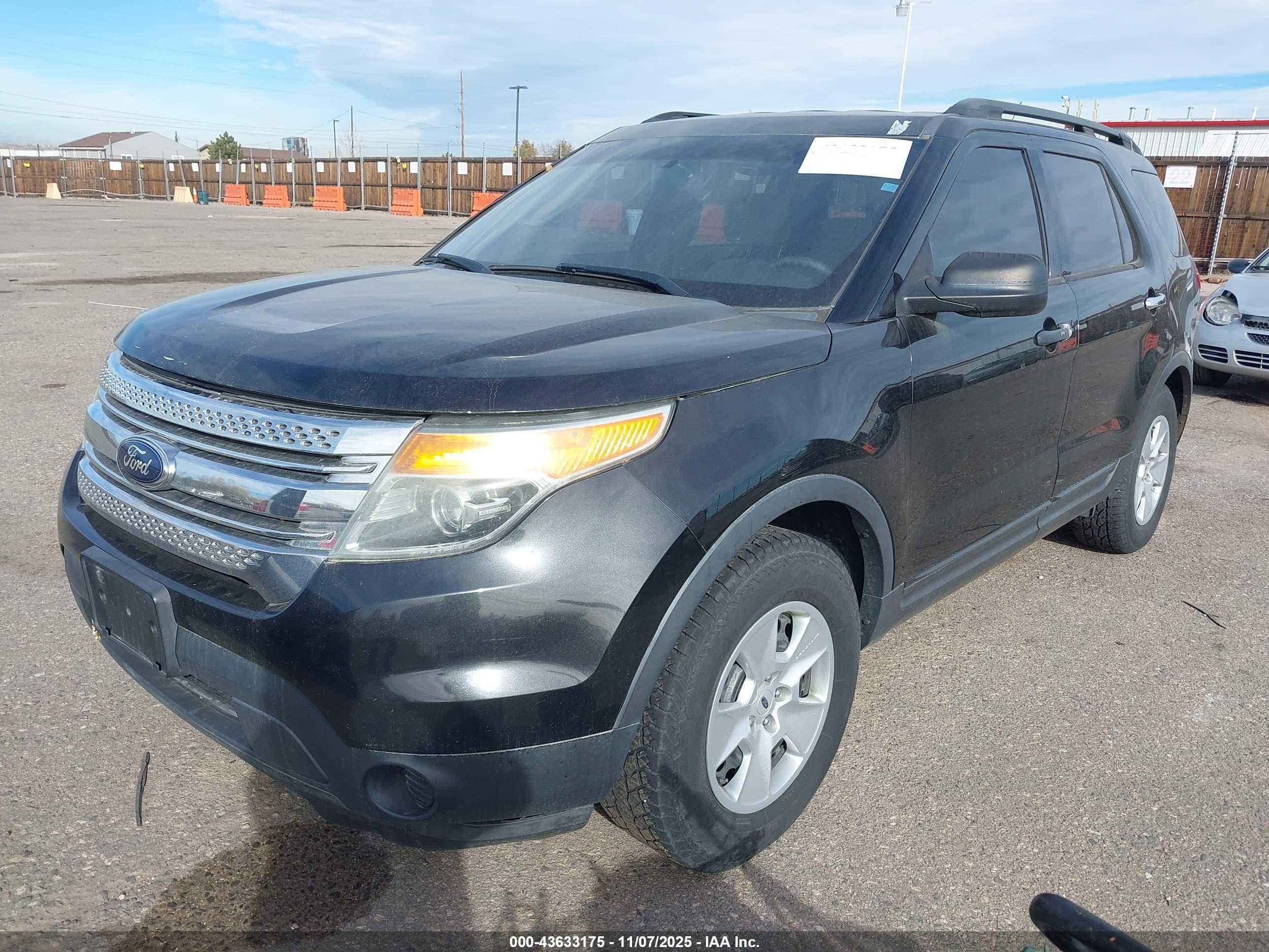 FORD EXPLORER image 2