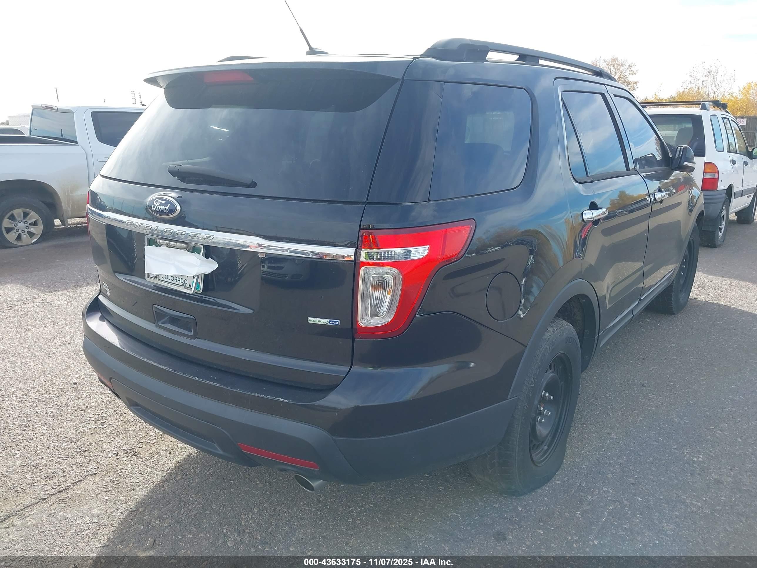 FORD EXPLORER image 4