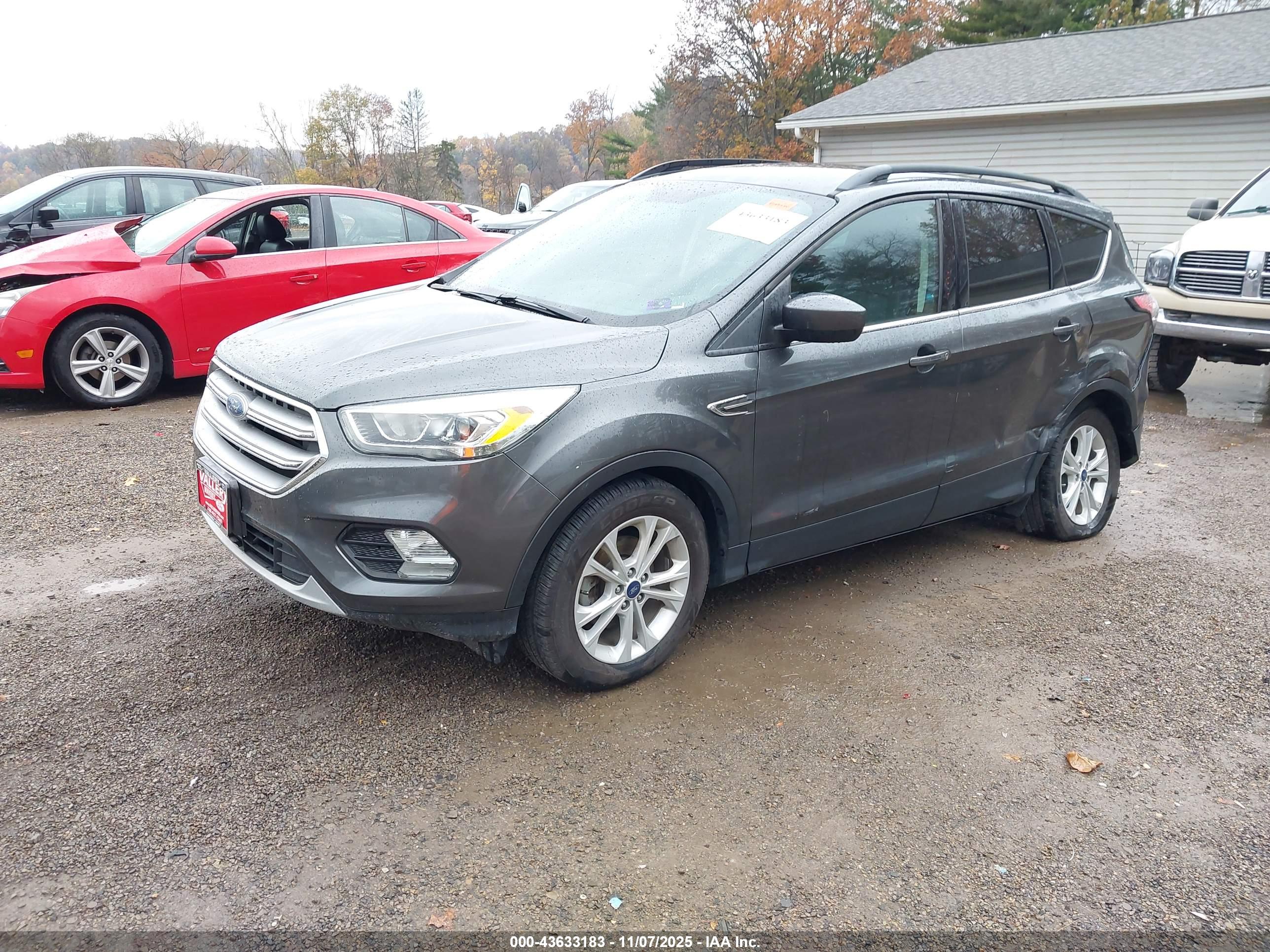 FORD ESCAPE image 2
