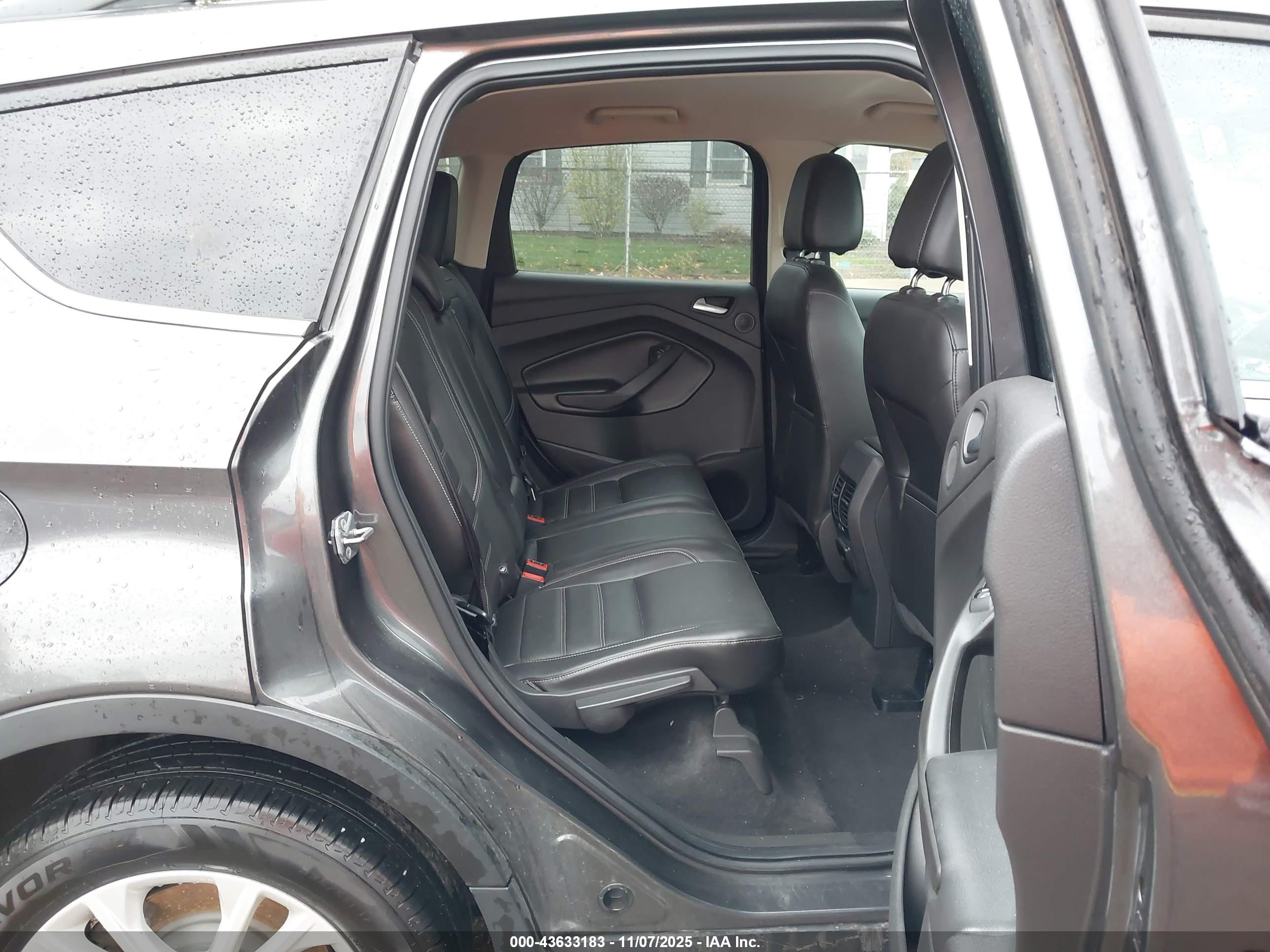 FORD ESCAPE image 8