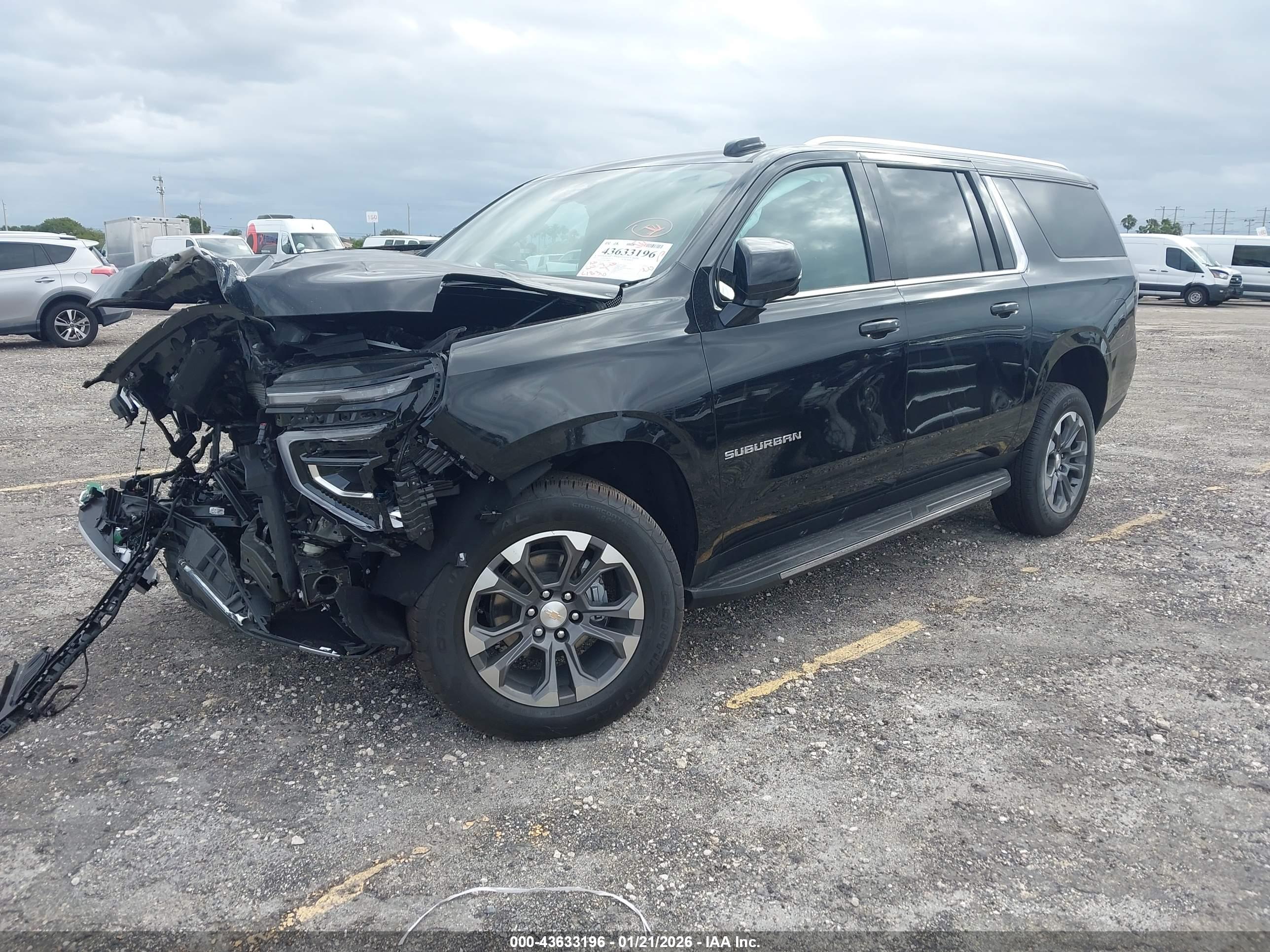 CHEVROLET SUBURBAN image 2