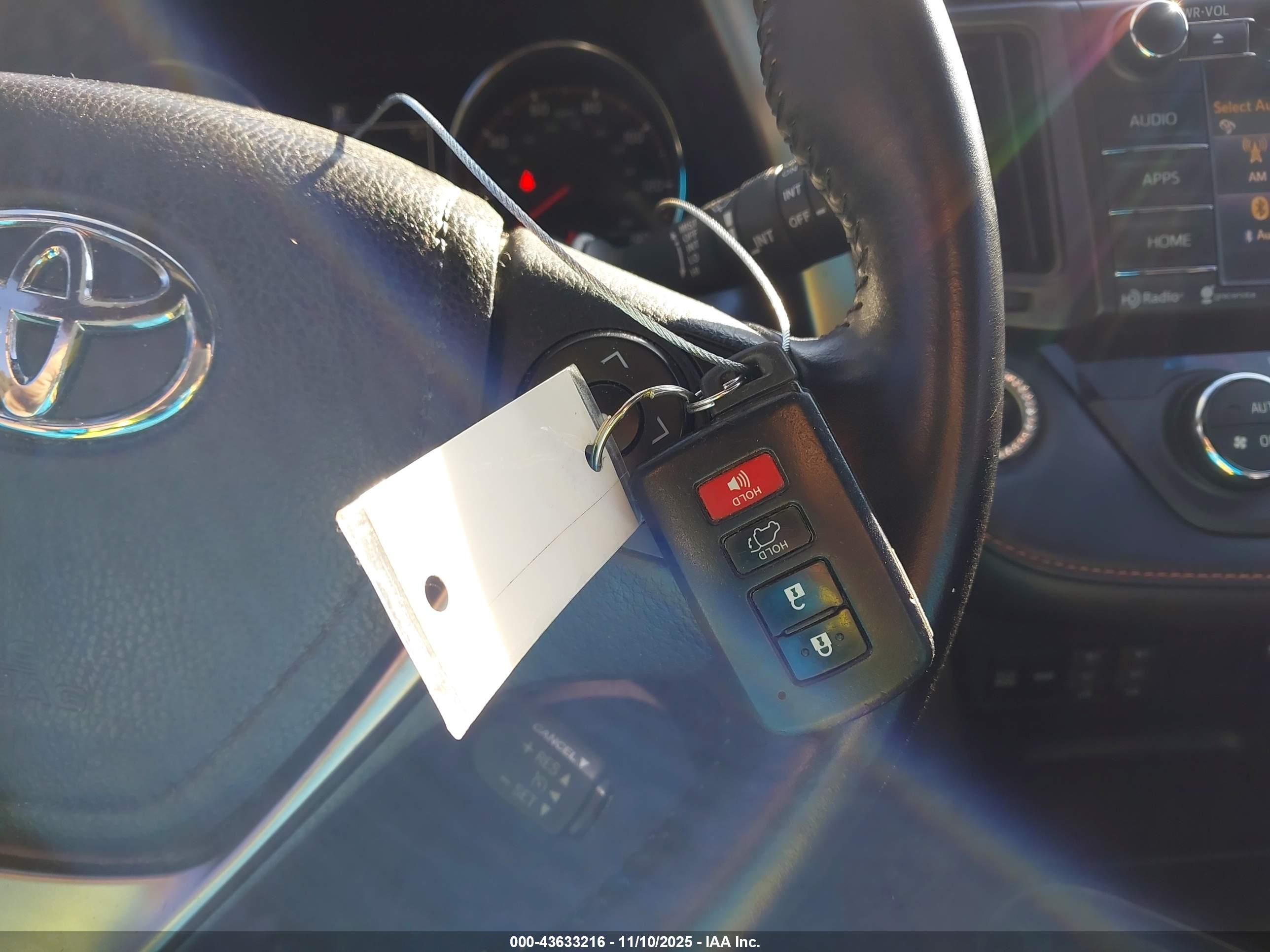 TOYOTA RAV4 image 11