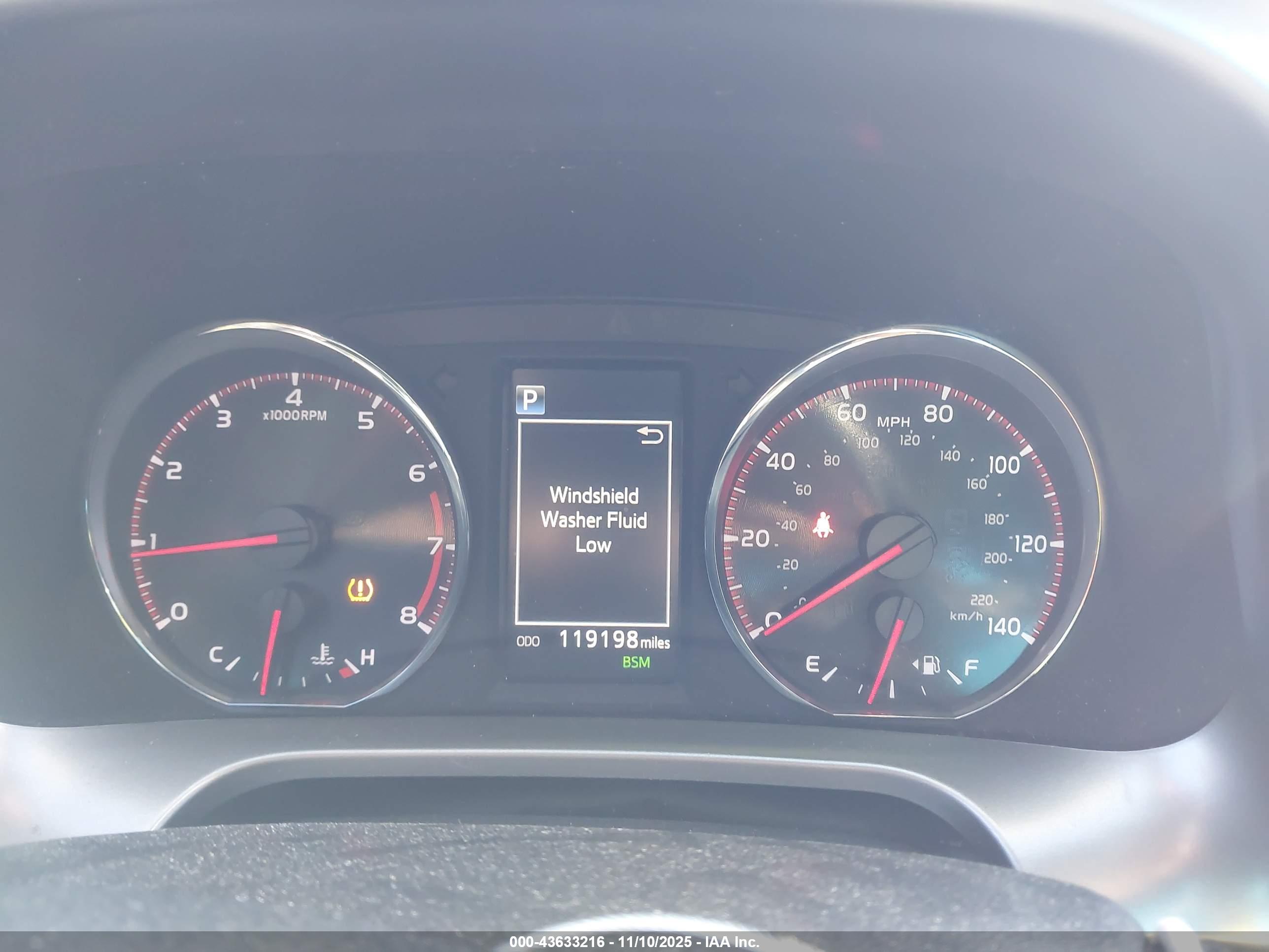 TOYOTA RAV4 image 7