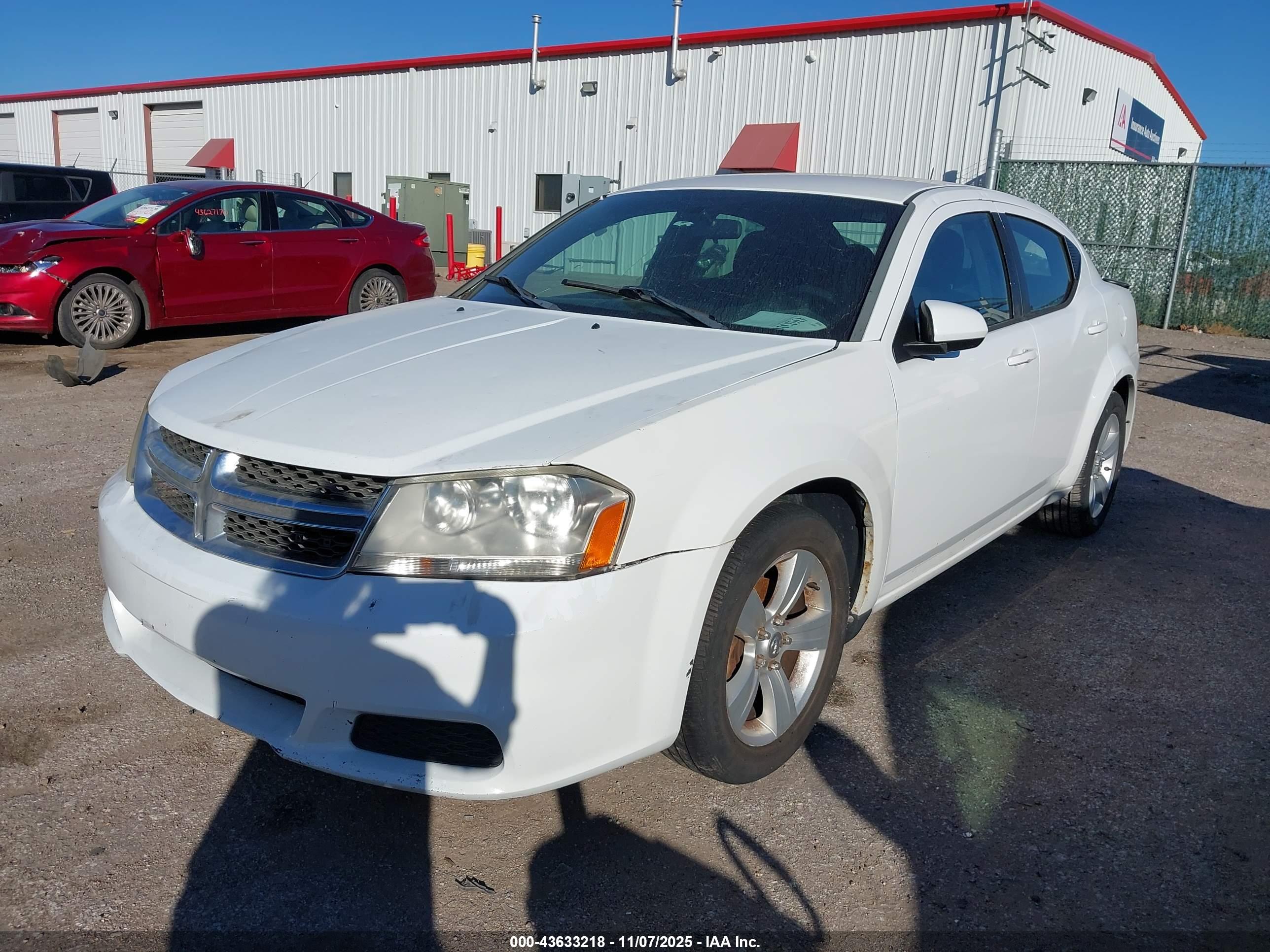 DODGE AVENGER image 2