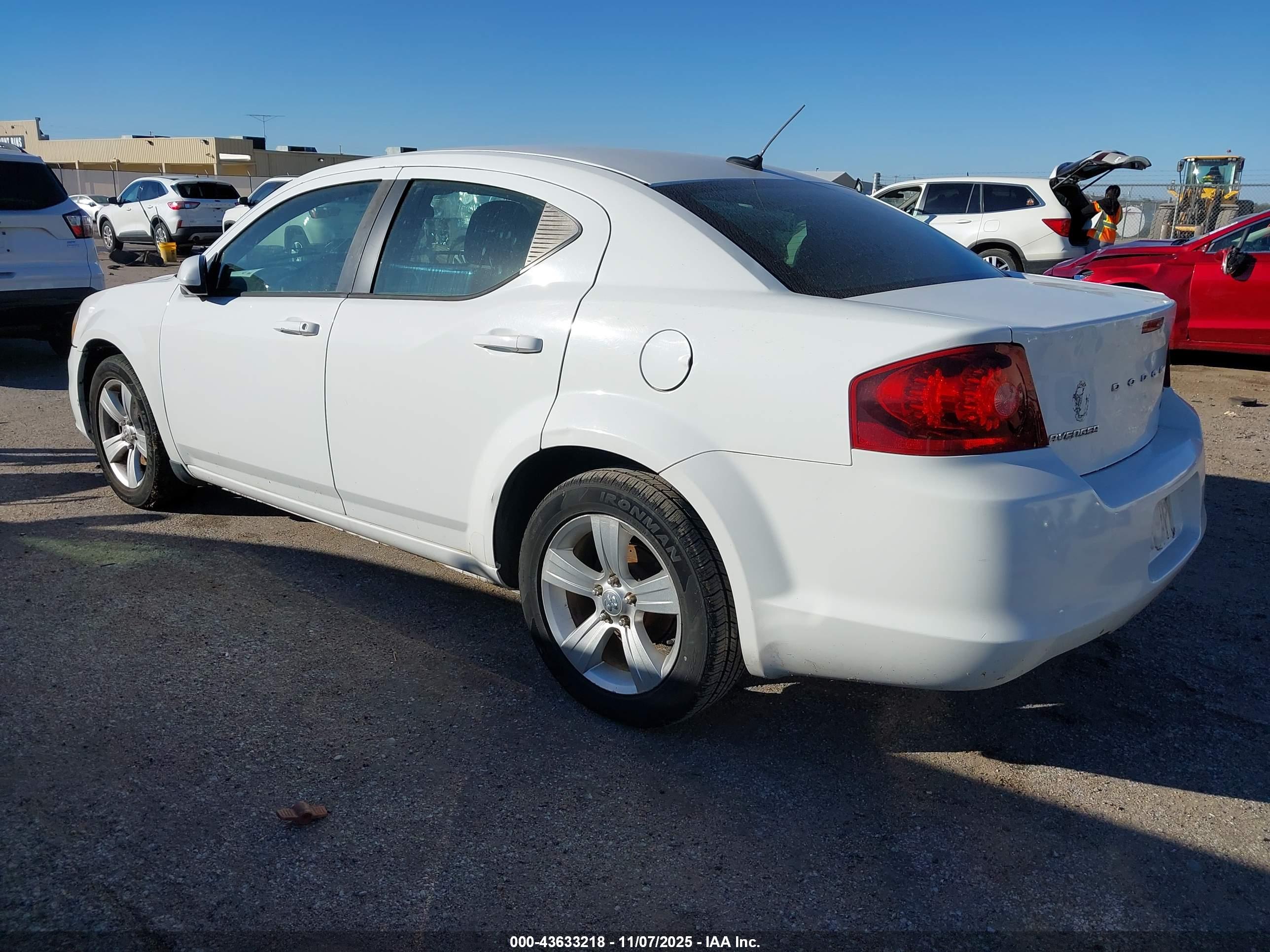 DODGE AVENGER image 3