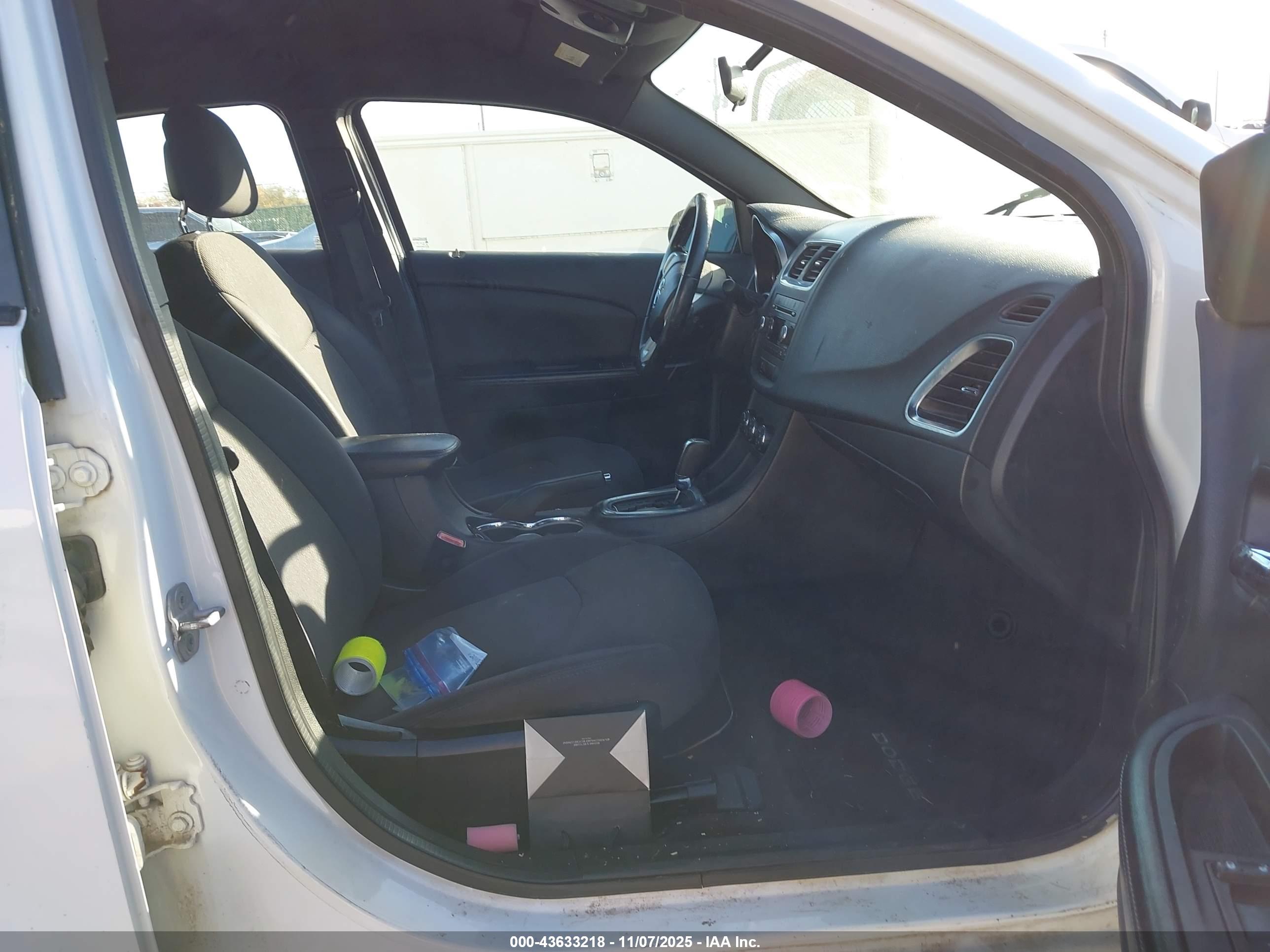DODGE AVENGER image 5