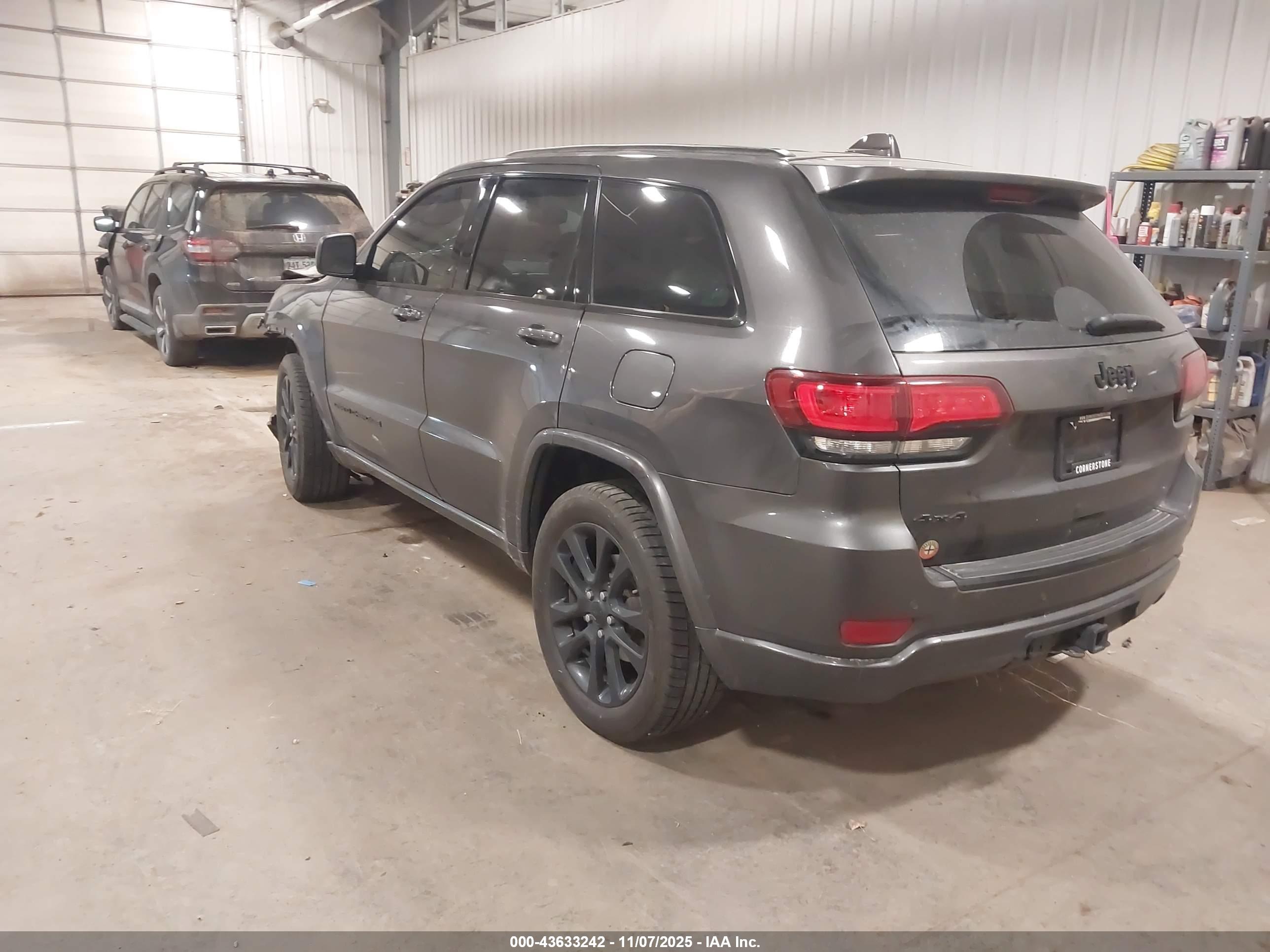 JEEP GRAND image 3