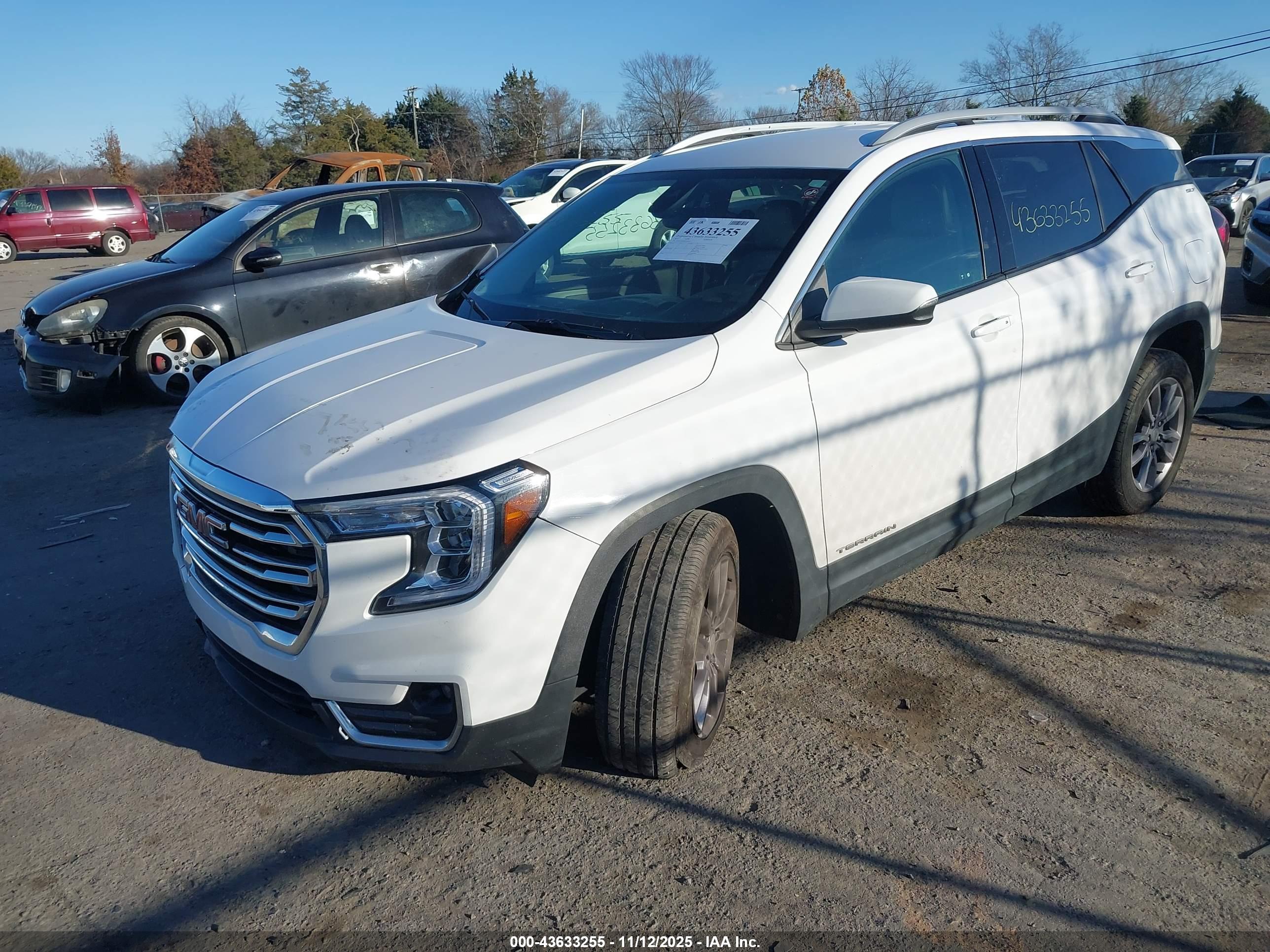 GMC TERRAIN image 2