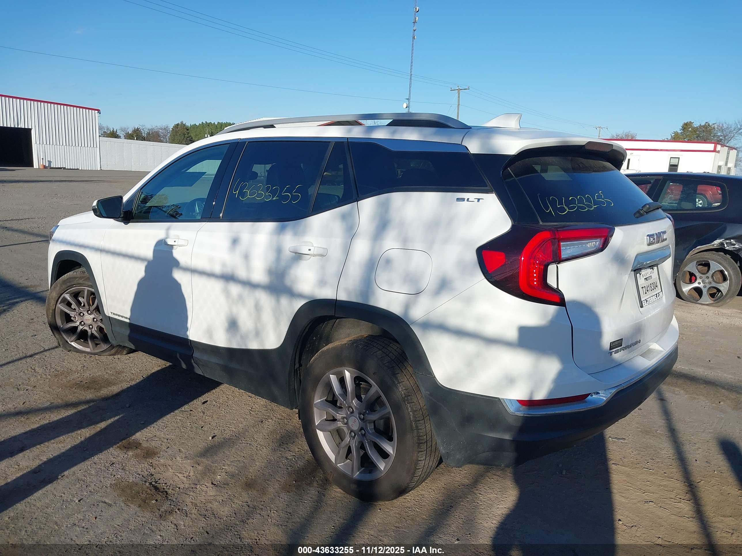 GMC TERRAIN image 3