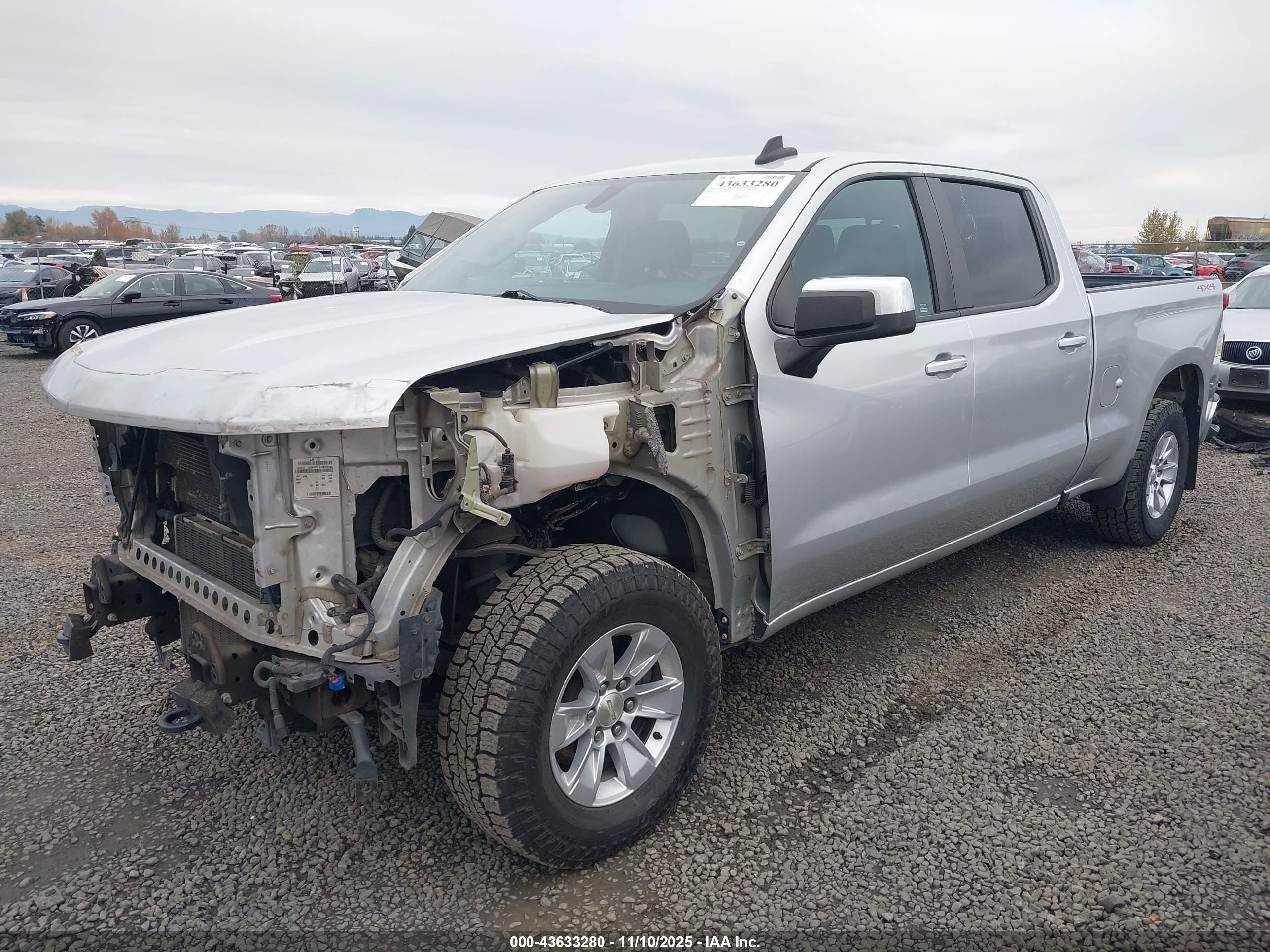 CHEVROLET SILVERADO image 2
