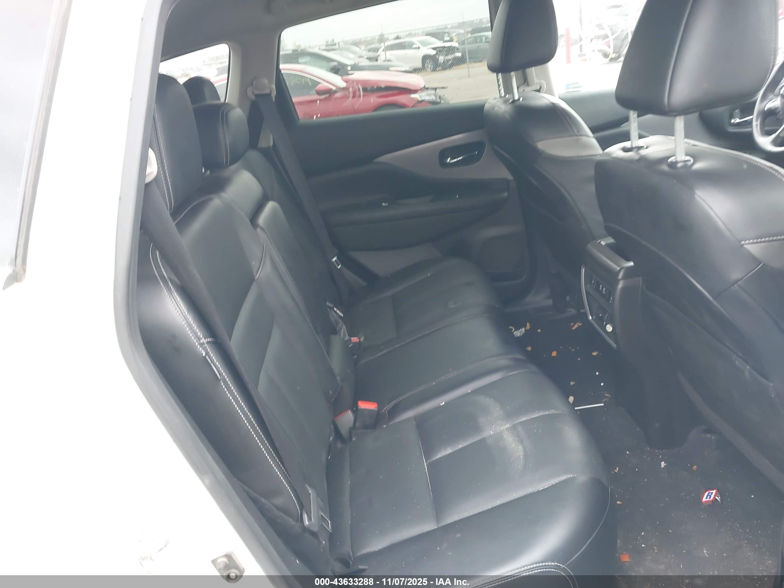 NISSAN MURANO image 8