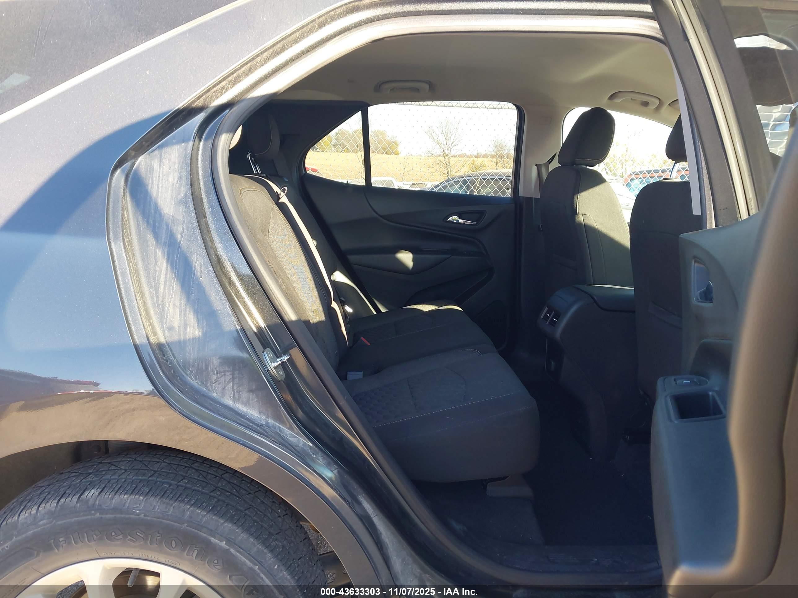CHEVROLET EQUINOX image 8