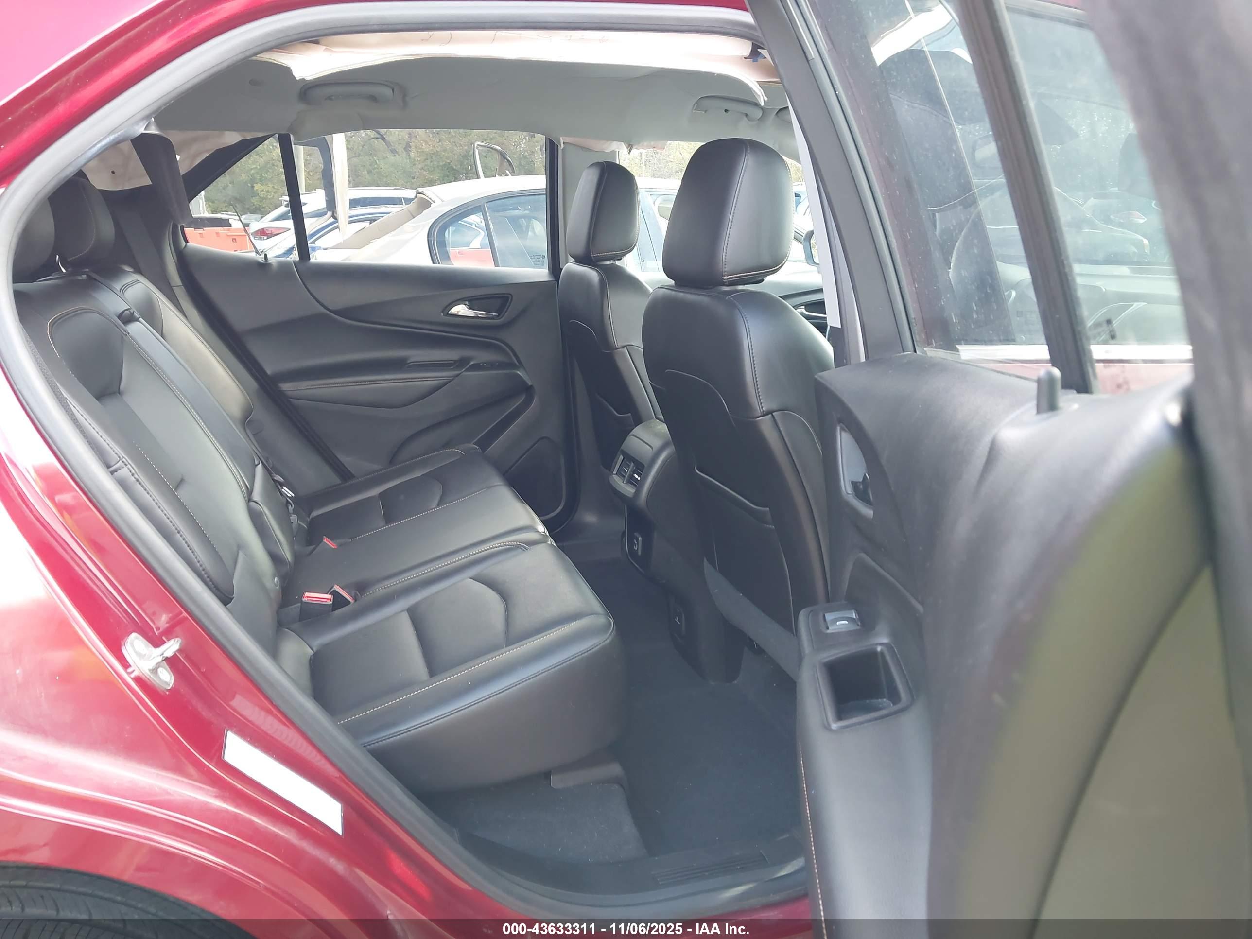 CHEVROLET EQUINOX image 8
