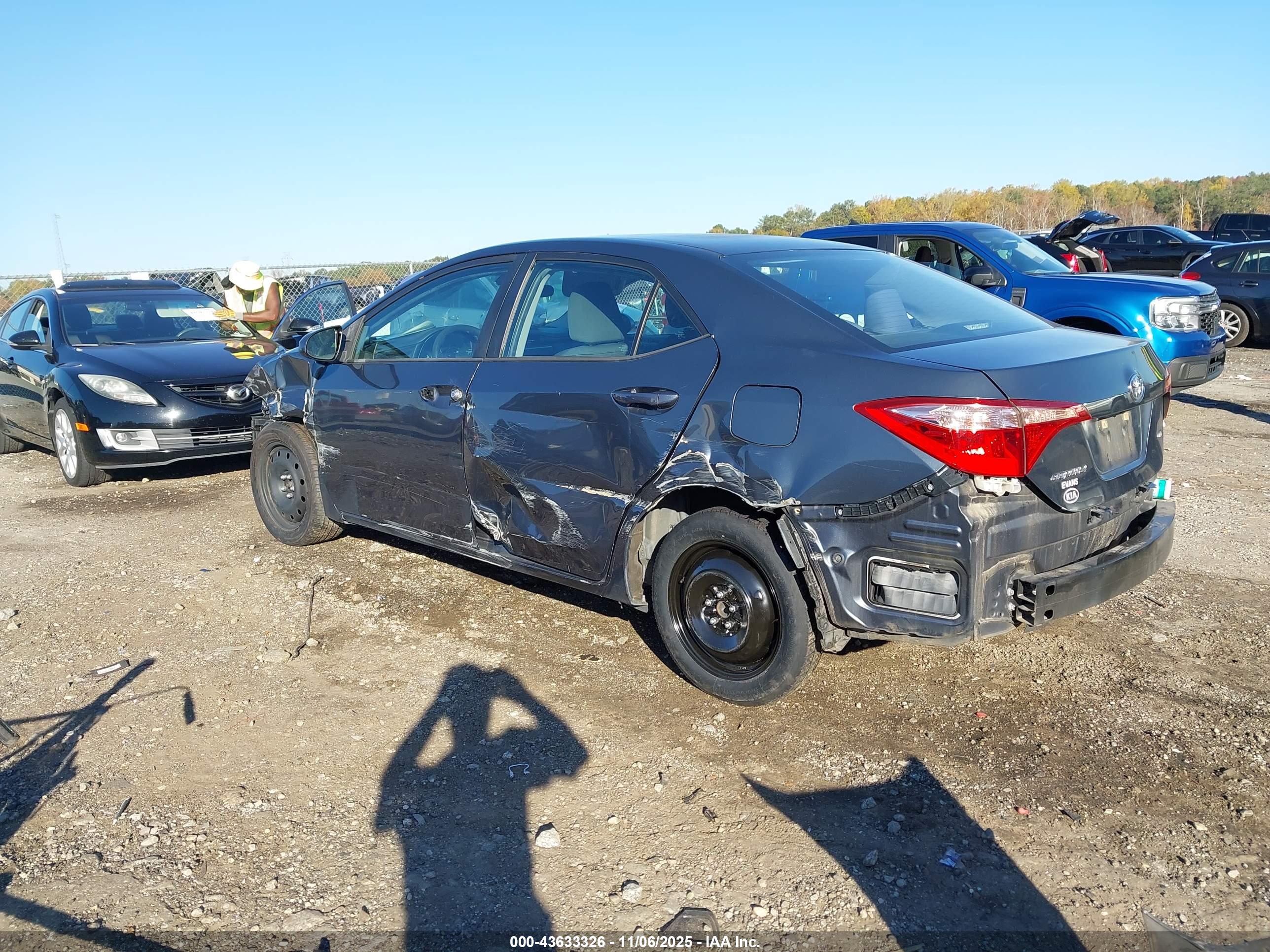 TOYOTA COROLLA image 3