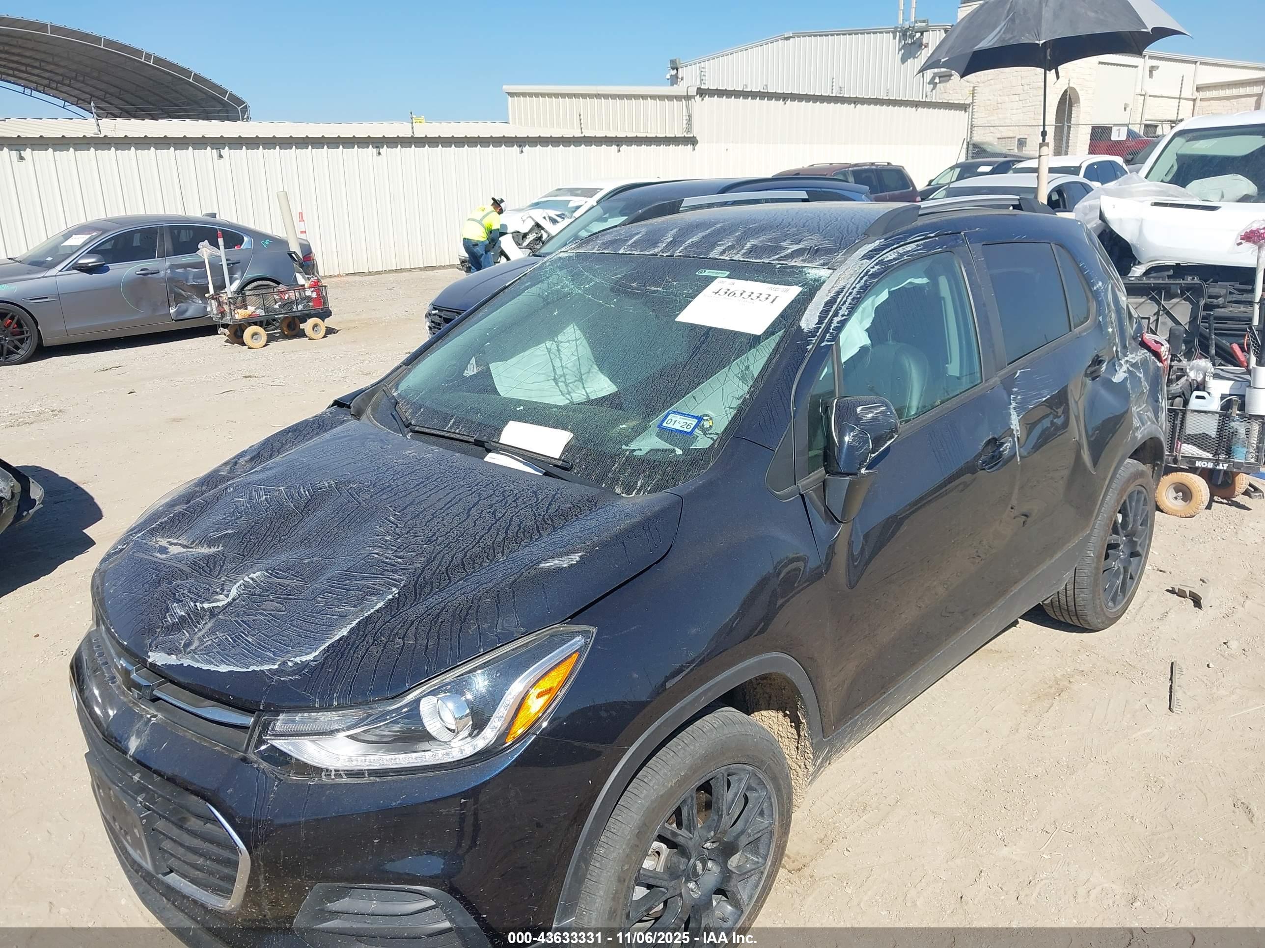 CHEVROLET TRAX image 6
