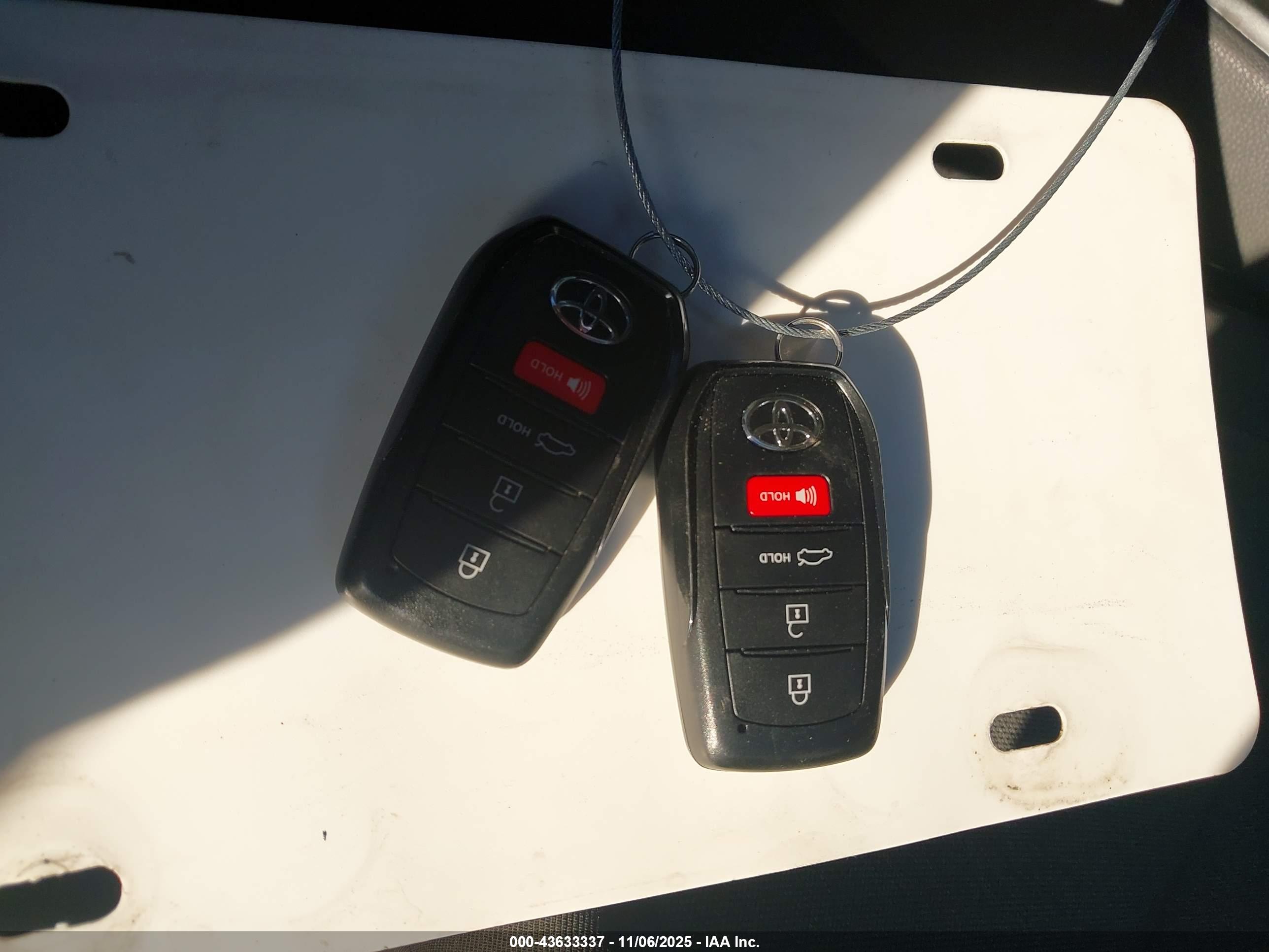 TOYOTA CAMRY image 11