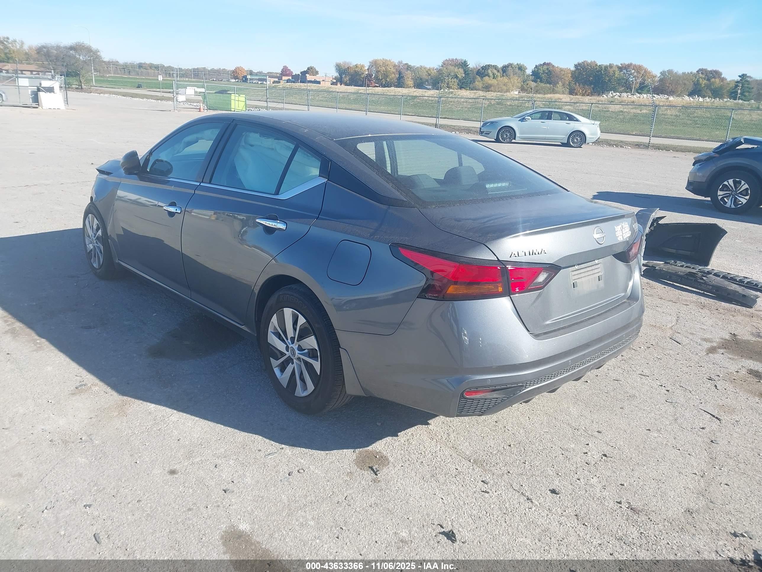 NISSAN ALTIMA image 3