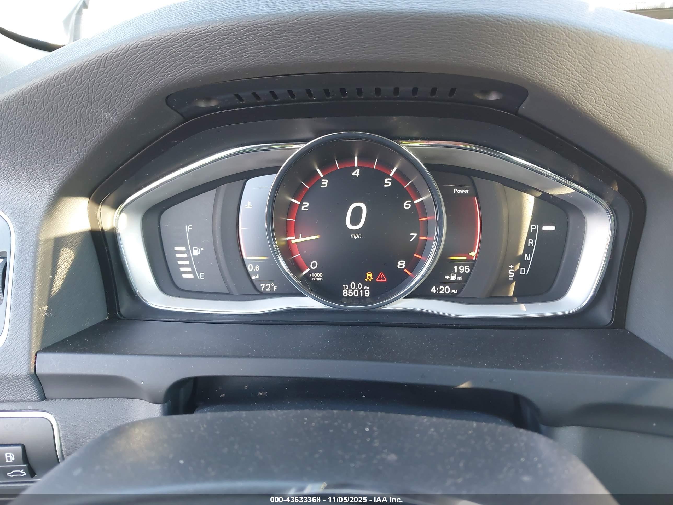 VOLVO S60 image 7
