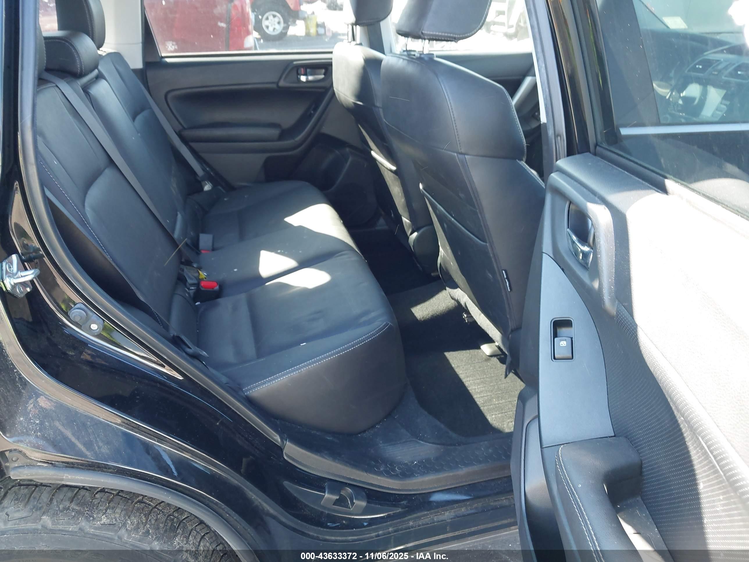 SUBARU FORESTER image 8