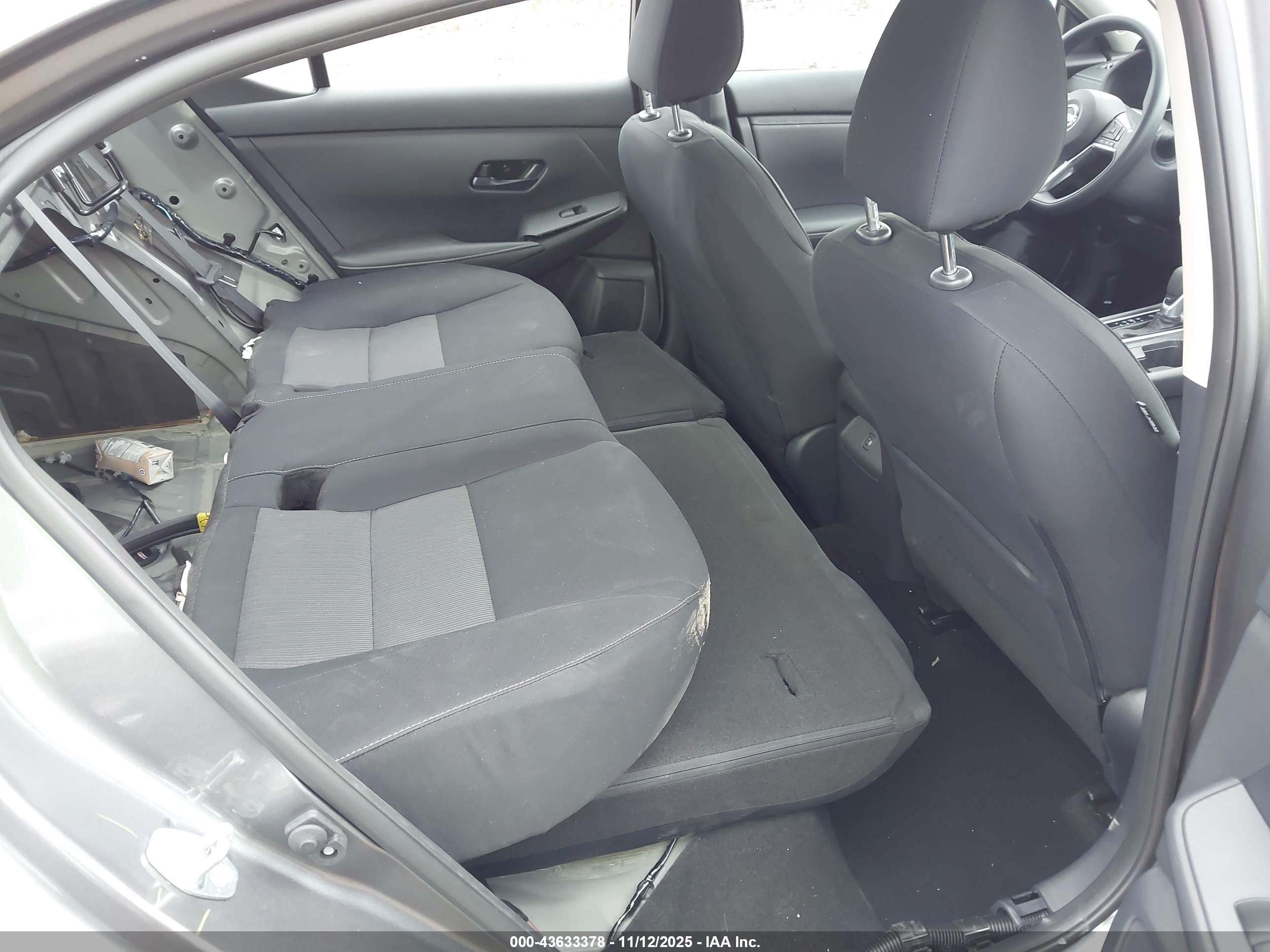 NISSAN SENTRA image 8