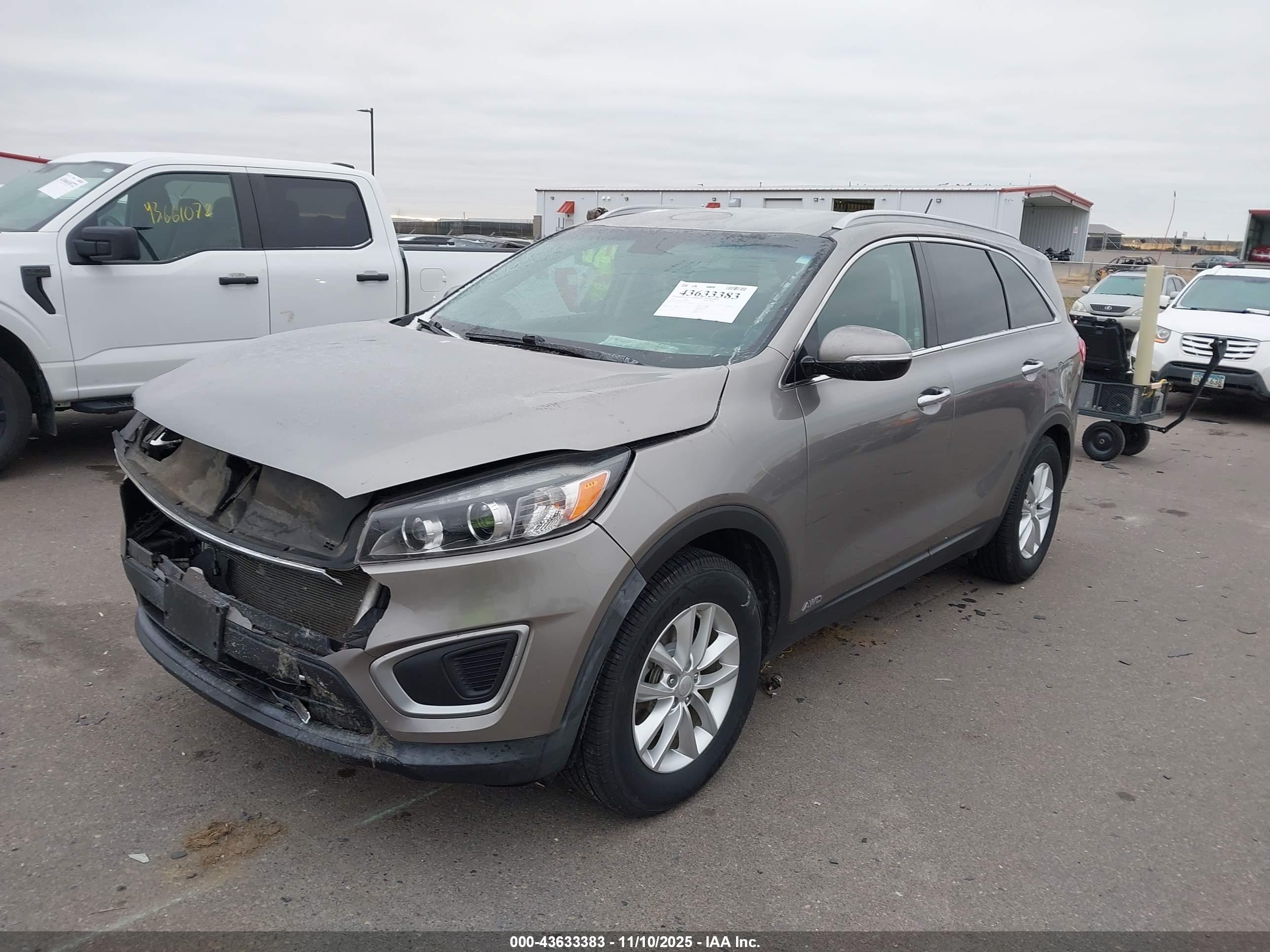 KIA SORENTO image 2